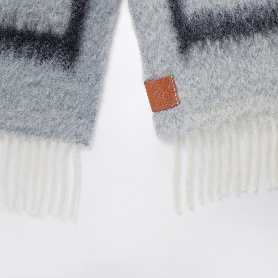 Loewe o1d2blof0824 Size: OS / Scarf With Logo in Grey Size ONE SIZE - 3 Thumbnail