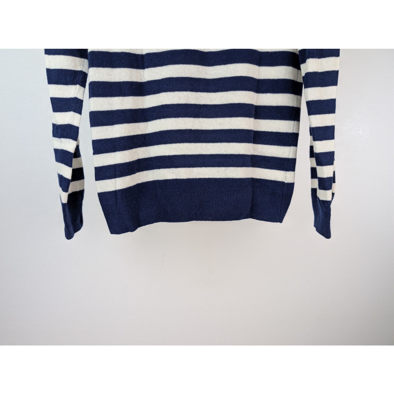A.P.C. o1rshd1 CC20 Men's Ismael Striped Crew Knit sweater in Navy Size US M / EU 48-50 / 2 - 12 Thumbnail