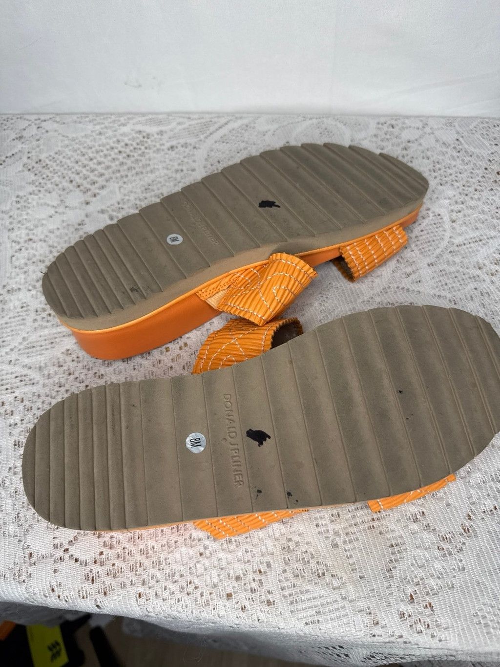 Donald Pliner Donald J. Pliner Cait orange woven textured sandals sz 8 Size US 8 / IT 38 - 7 Thumbnail