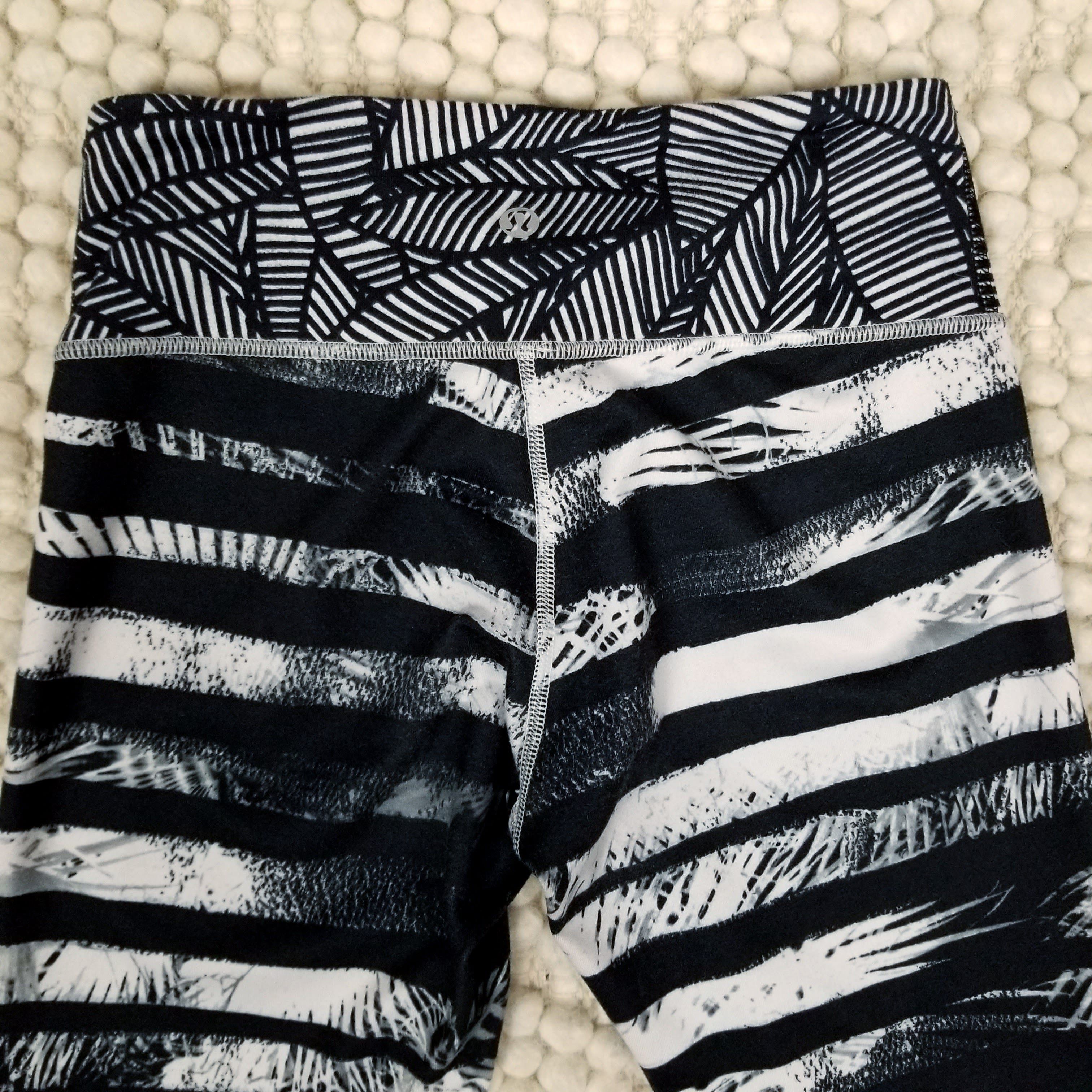 Lululemon Wunder Under Crop II *Full-On Luon Size 27" / US 4 / IT 40 - 6 Thumbnail