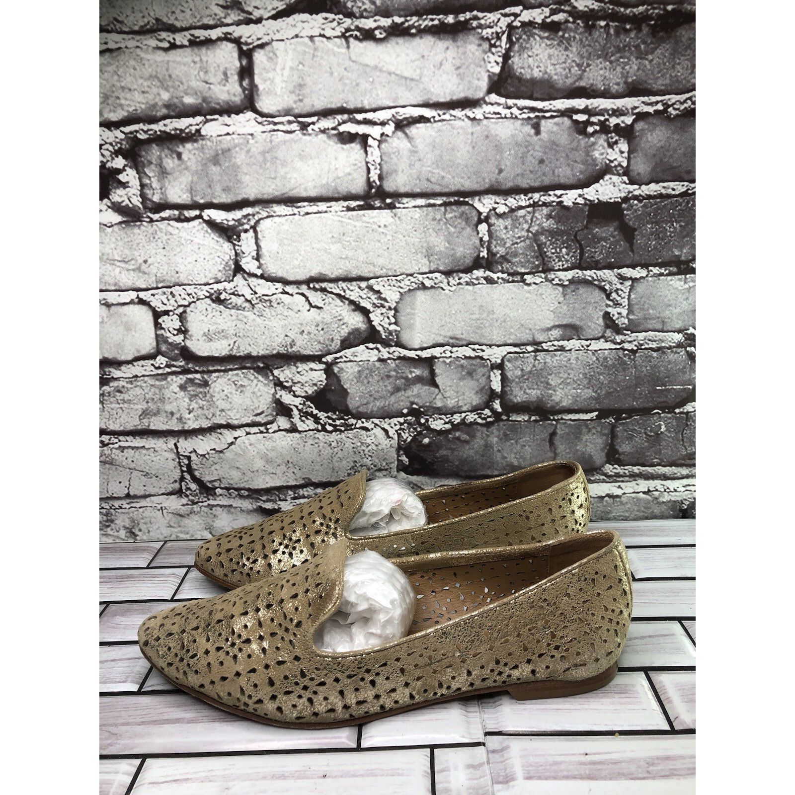 Trask H.S. Trask Gold Leather Shimmer Slip On Perforated Shoes Wom Size US 7.5 / IT 37.5 - 1 Thumbnail