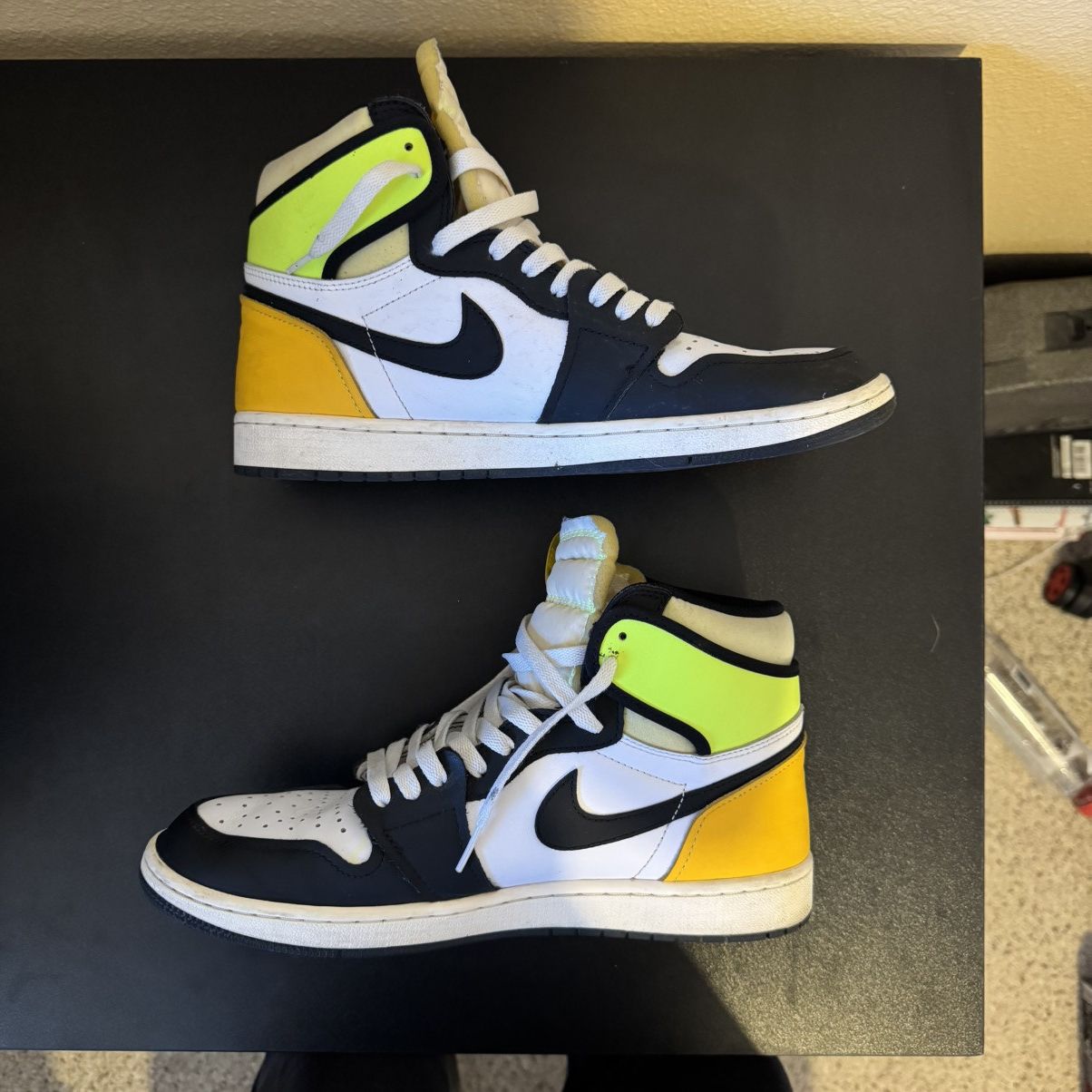 Jordan Brand Air Jordan 1 Volt Gold Size US 11 / EU 44 - 3 Thumbnail