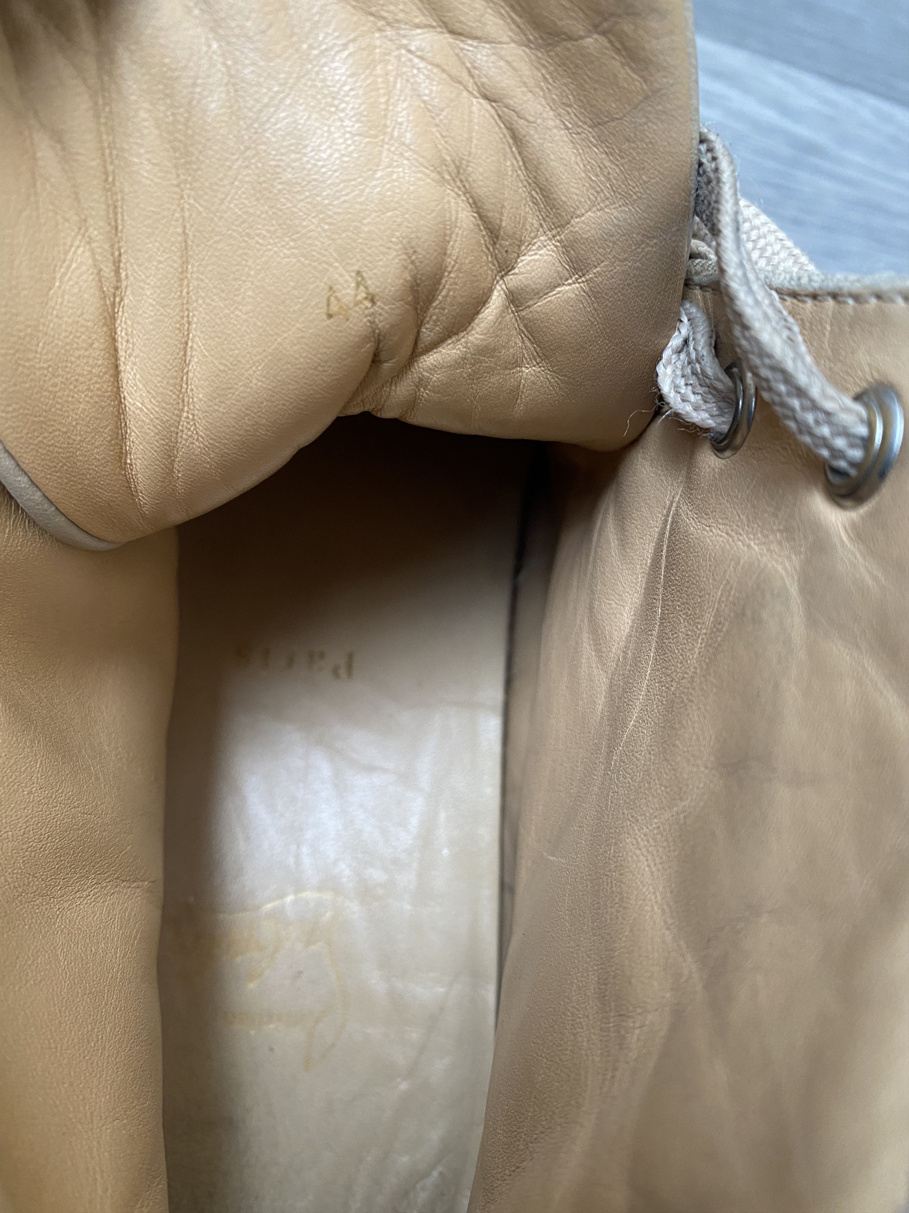 Christian Louboutin Christian loubotin beige hi-top sneakers Size US 11 / EU 44 - 13 Thumbnail