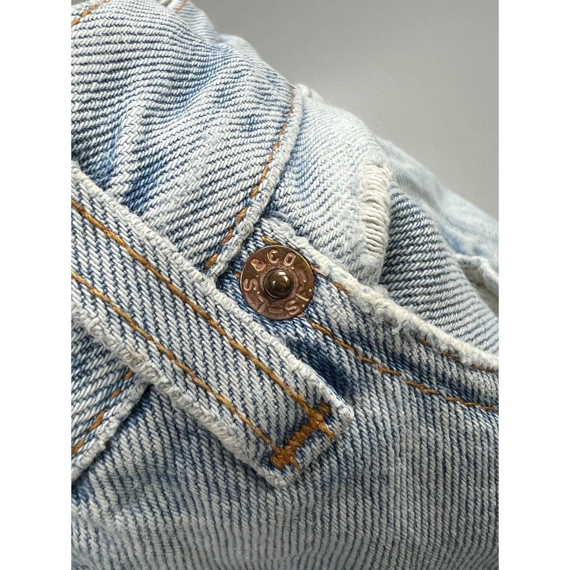 Levi's Levi’s 501 Made in USA Light Wash Denim Jeans Pants (Y0898) Size US 34 / EU 50 - 7 Thumbnail