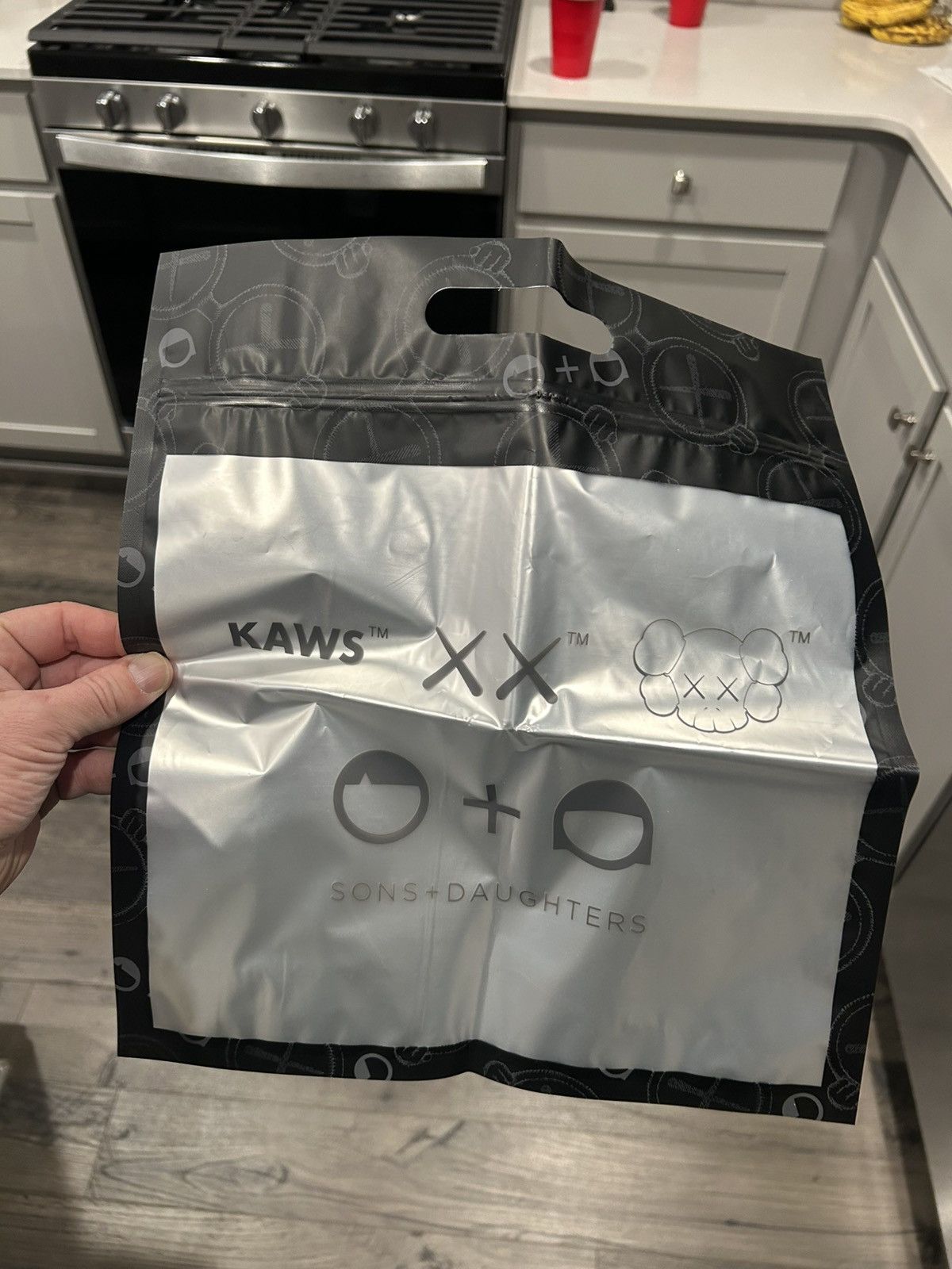 Kaws Kaws x Sons + Daughters limited edition bag Size ONE SIZE - 2 Thumbnail