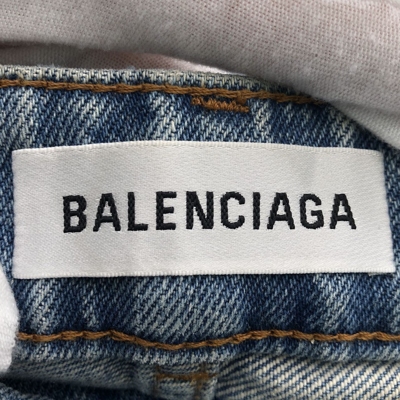 Balenciaga Balenciaga Vintage Button Side Pocket Tapered Jeans K26WX Size 26" / US 2 / IT 38 - 5 Thumbnail