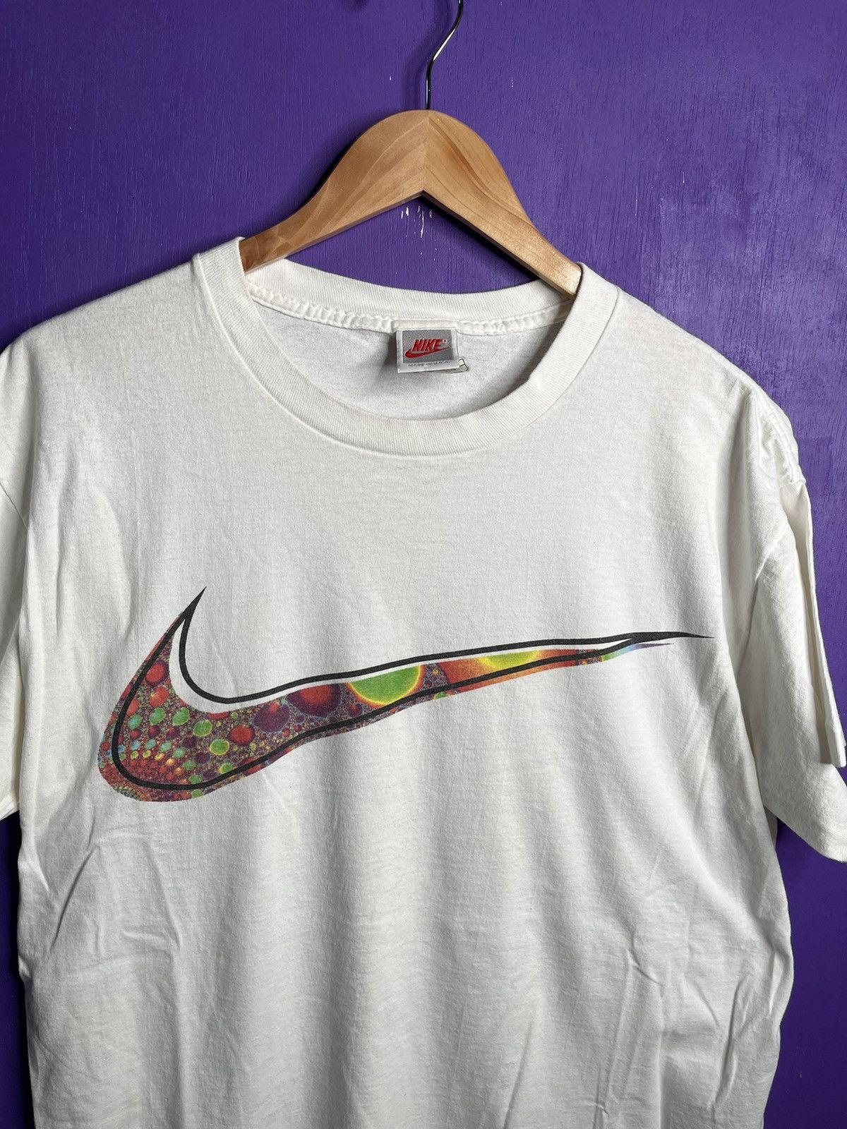 Nike Vintage 90s Nike fractal big swoosh t-shirt Size US L / EU 52-54 / 3 - 3 Thumbnail