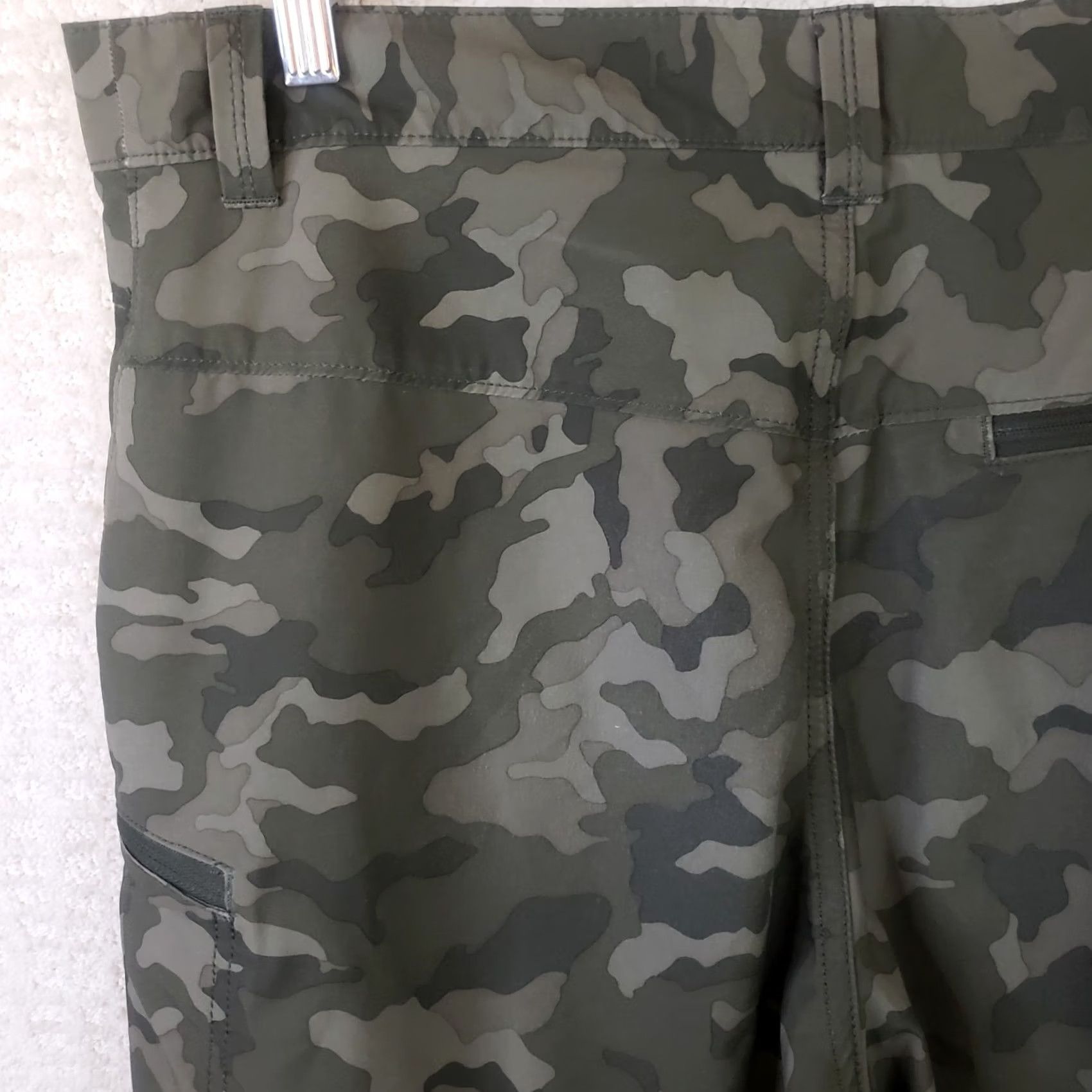 Eddie Bauer Eddie Bauer Flexion Amphib Shorts Men 34W Green Camo Cargo Pocket 10in Inseam Regular Rise Size US 34 / EU 50 - 7 Thumbnail