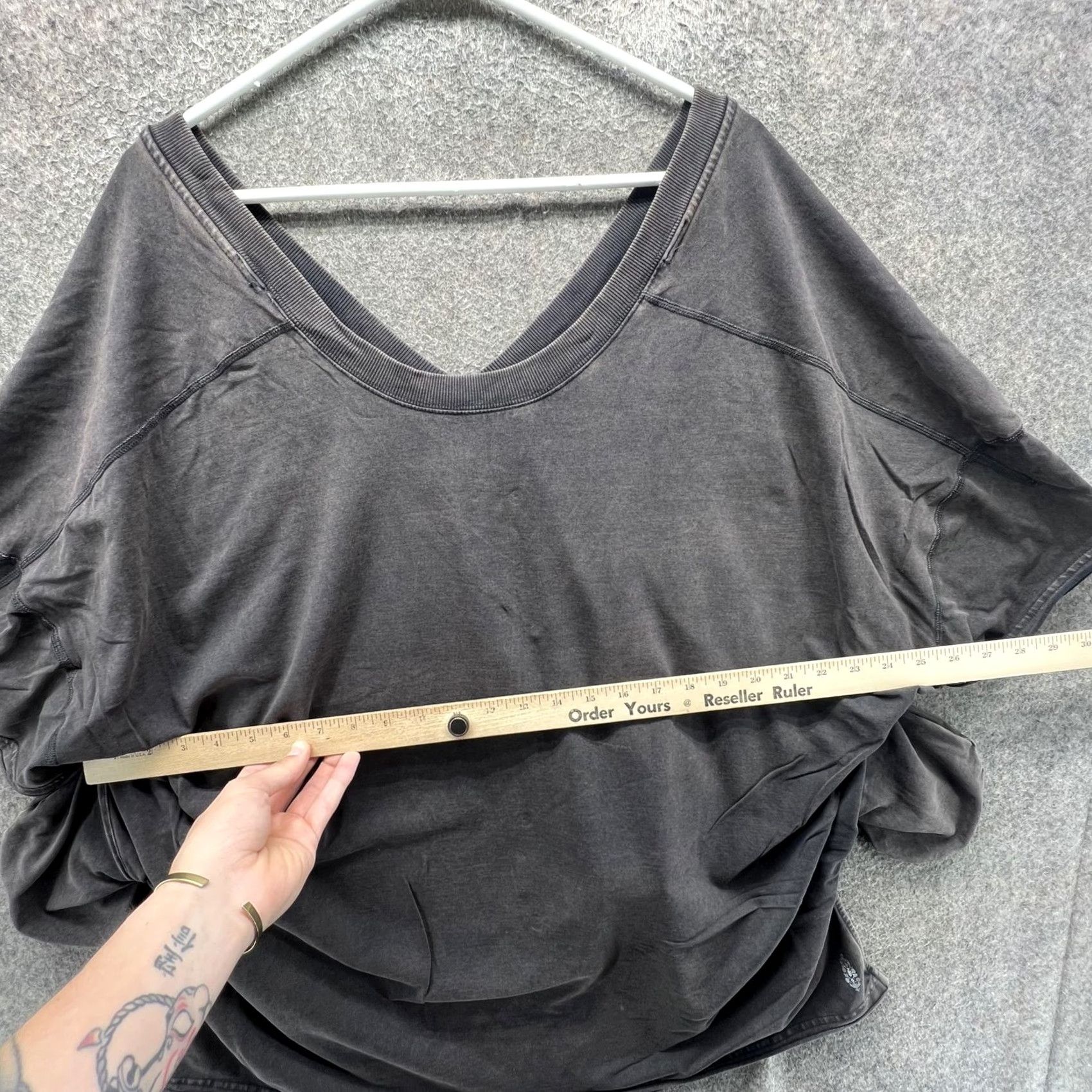 Vintage FP Movement Shirt Womens M Gray V-Neck Dolman Short Sleeve Yoga Athletic Size M / US 6-8 / IT 42-44 - 3 Thumbnail