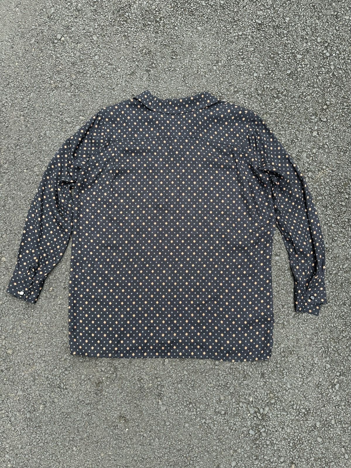 Gucci VINTAGE 80s GUCCI TOP SILK MONOGRAM SHIRT Size L / US 10 / IT 46 - 9 Thumbnail