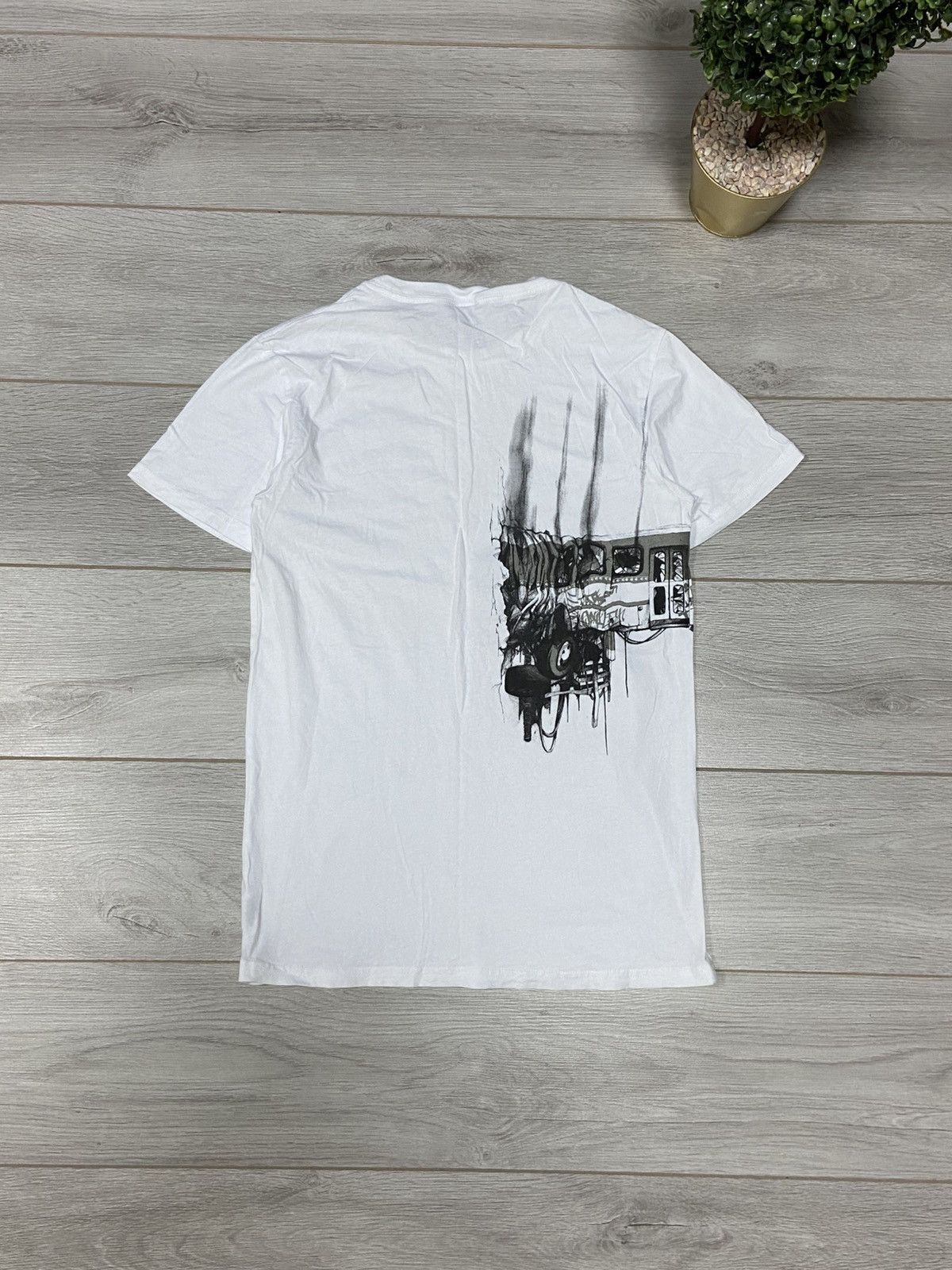 Oakley Oakley vintage crash bus big logo RARE t-shirt Size US M / EU 48-50 / 2 - 2 Thumbnail