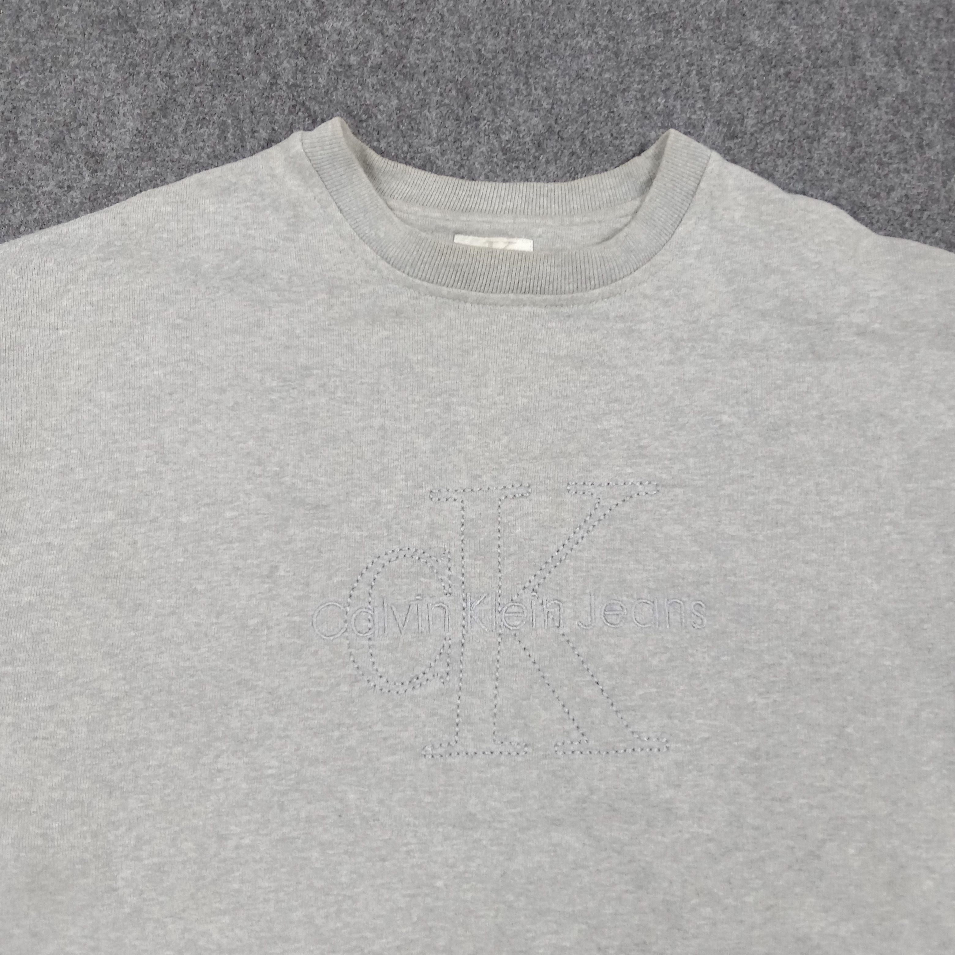 Calvin Klein Calvin Klein Italian Brand Embroidered Sweatshirt C287N34 Size US M / EU 48-50 / 2 - 1 Thumbnail