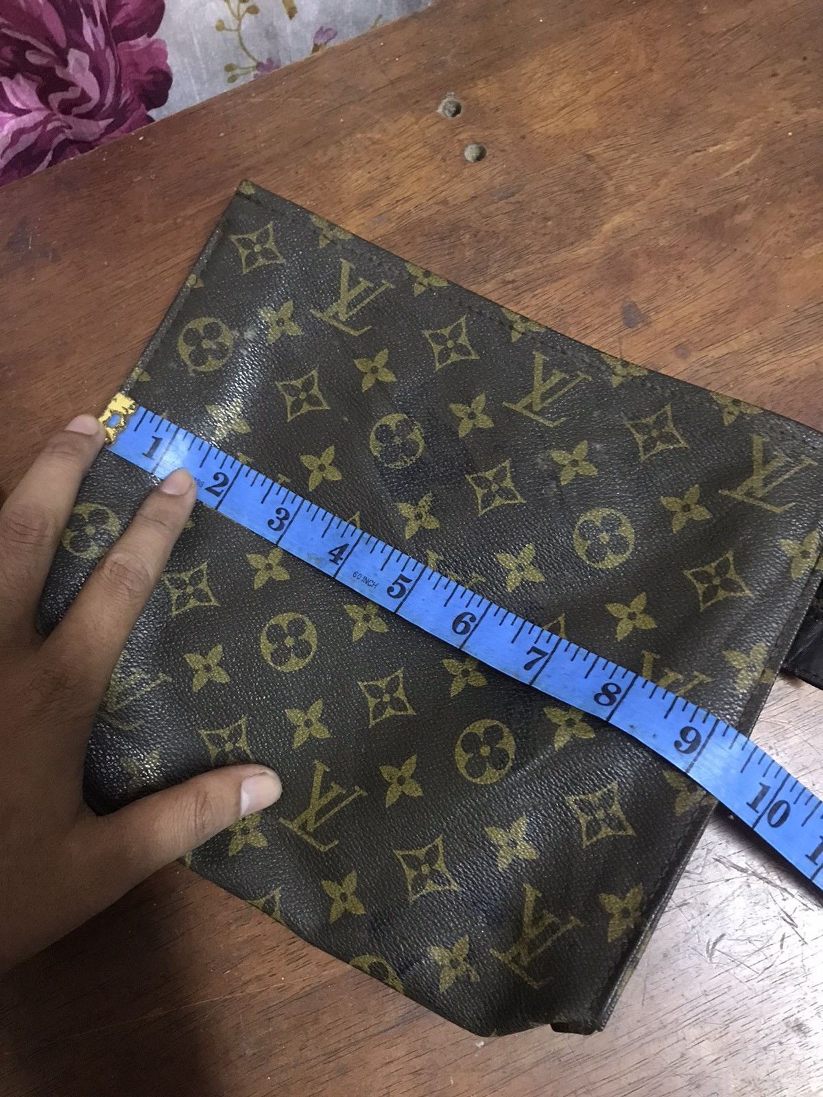 Louis Vuitton × Vintage Authentic Vintage Louis Vuitton Monogram Toiletry Pouch Size ONE SIZE - 11 Thumbnail