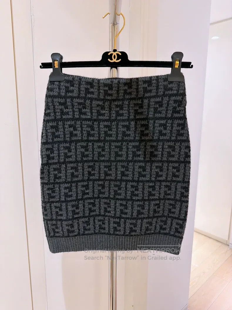 Fendi Fendi FF full logo cashmere knit cardigan + cashmere half Size XXS / US 00 / IT 34 - 3 Thumbnail