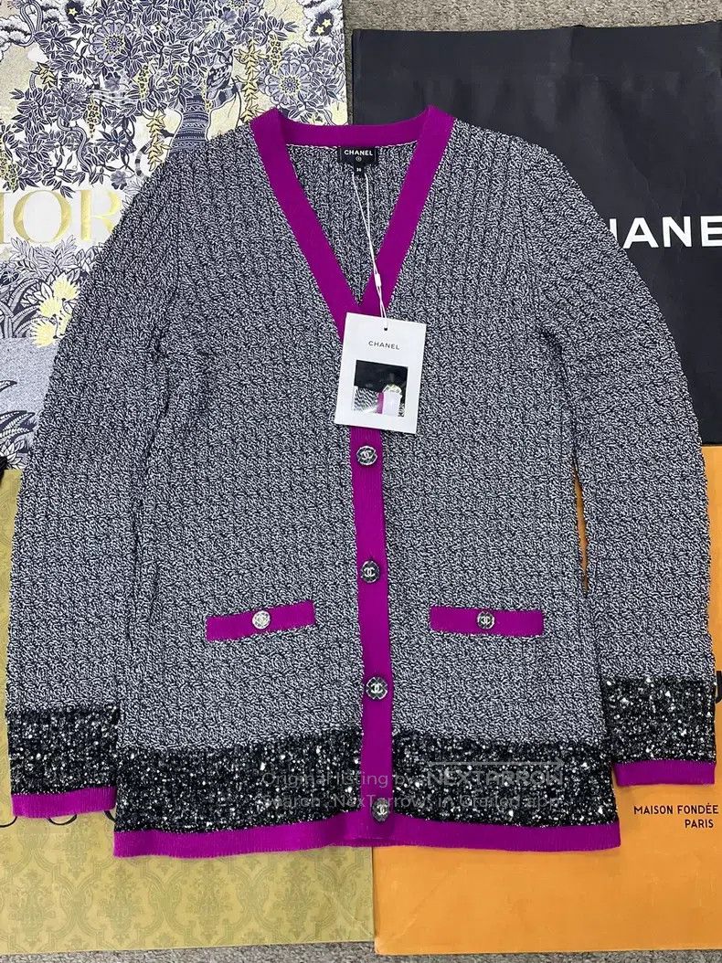 Chanel Chanel Black stitching pink sequin stitching knitted cardi Size XS / US 0-2 / IT 36-38 - 1 Thumbnail