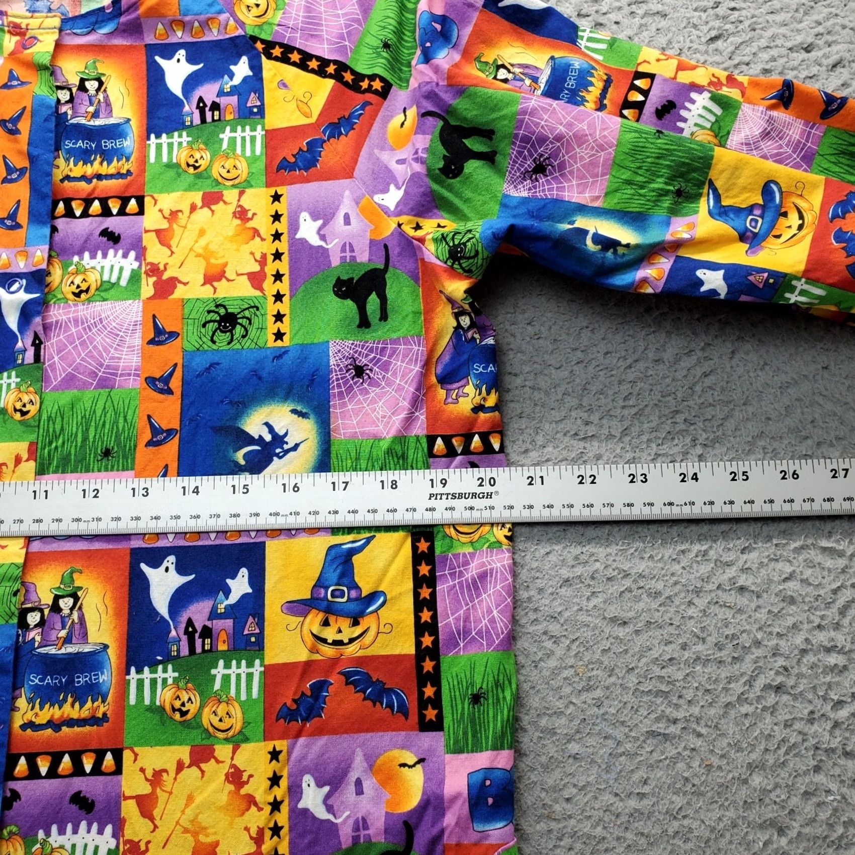 Vintage White Swan Fall Halloween Scrub Top Womens M Multi Pumpkin & Witches Print Snap Front Size M / US 6-8 / IT 42-44 - 4 Thumbnail
