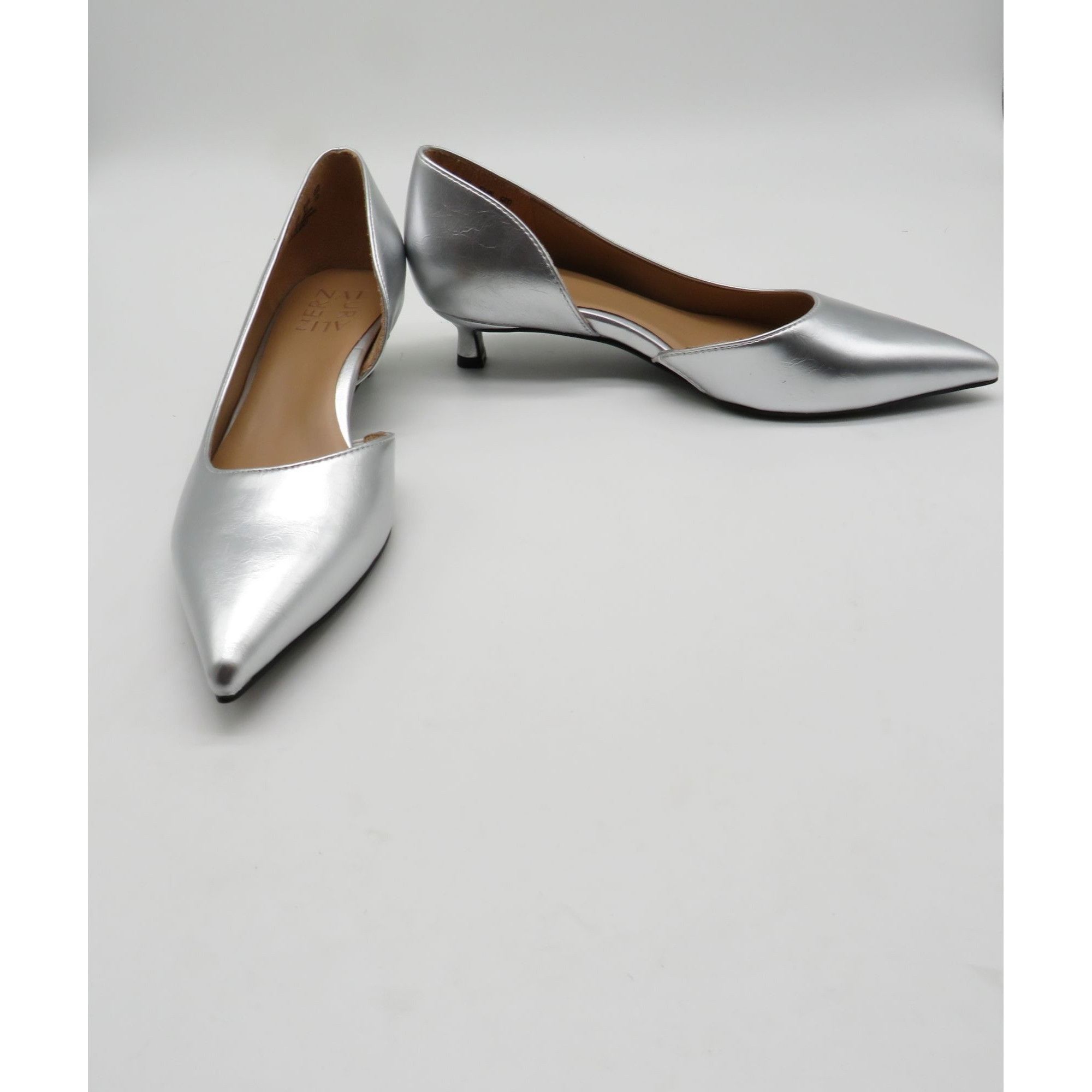 Naturalizer Naturalizer Gallant Women's Silver Kitten Heel Pumps Size 5 Size US 5 / IT 35 - 4 Thumbnail