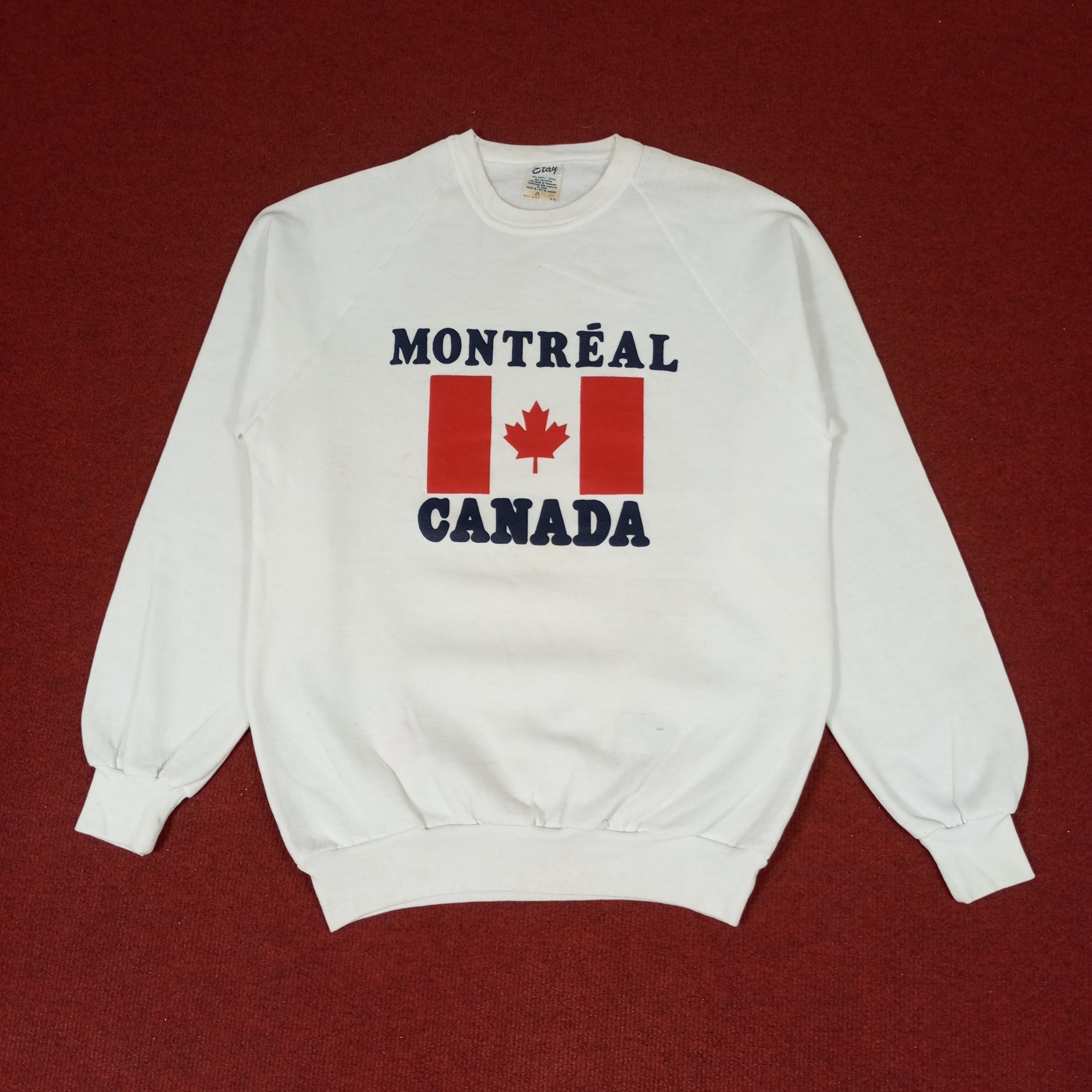Vintage Montreal Canada Center Flag Design Vintage Sweatshirt Size US S / EU 44-46 / 1 - 1 Thumbnail