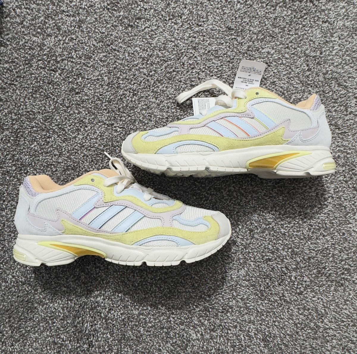 Adidas New Adidas special edition Temper Run size US 9.5 Size US 9 / EU 42 - 2 Thumbnail