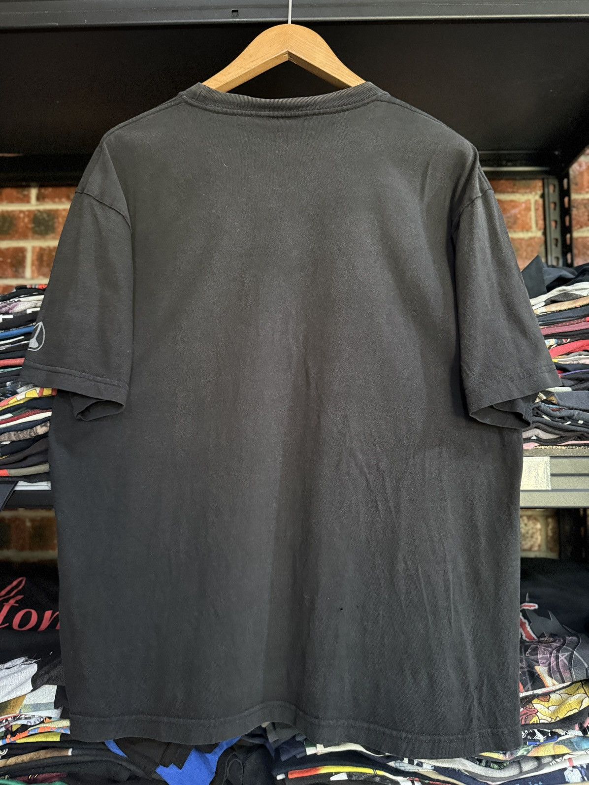 Tribal Streetwear Thrashed Vintage NIXON Sun Faded Usa Tee Size US XL / EU 56 / 4 - 8 Thumbnail