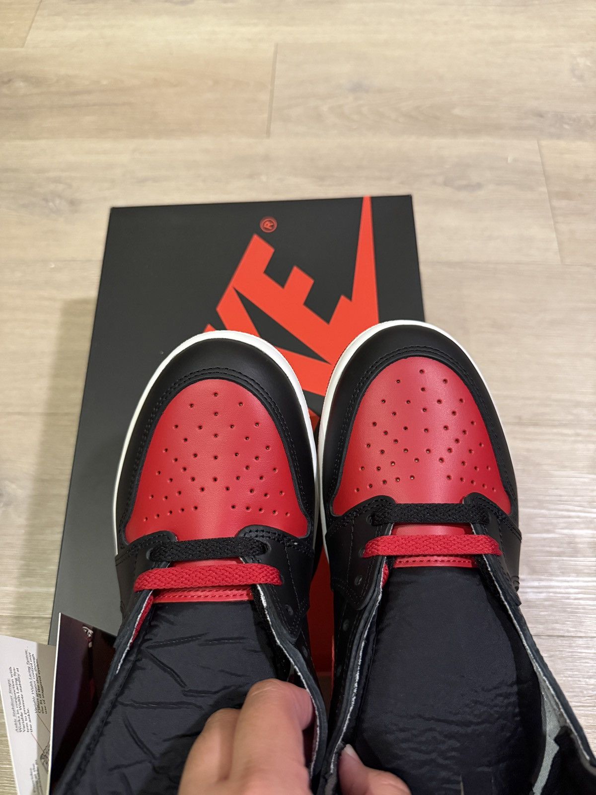 Jordan Brand × Nike Air Jordan 1 High Bred Banned 2025 Size US 10 / EU 43 - 10 Thumbnail