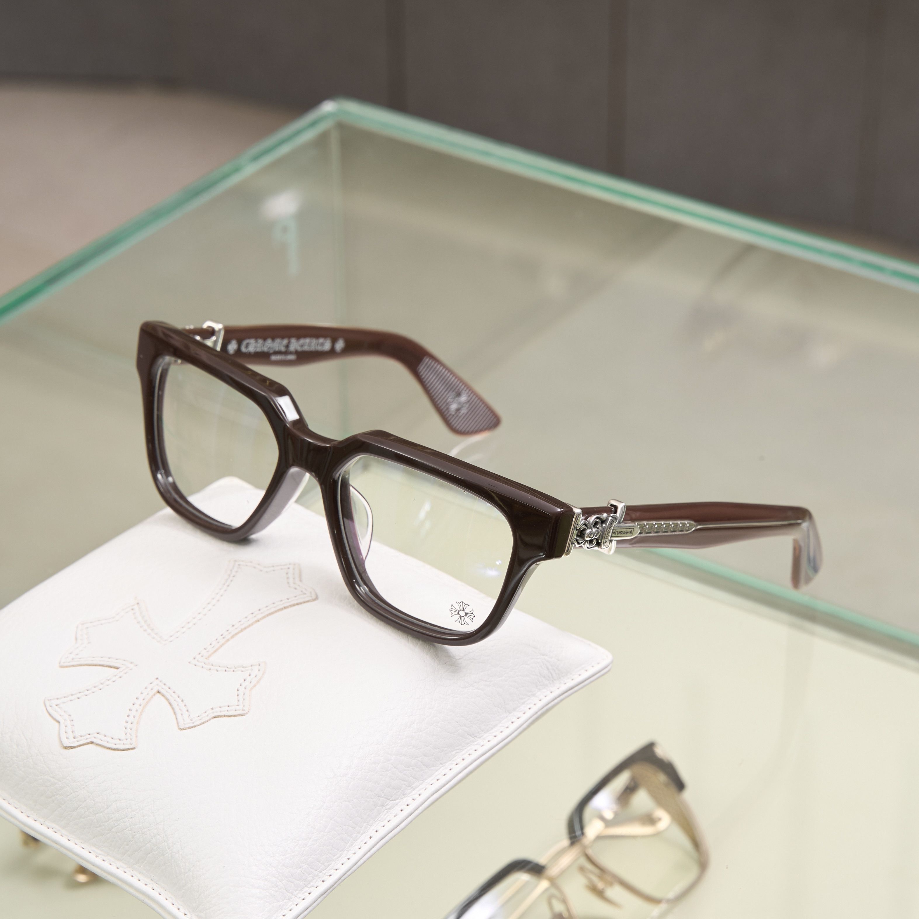 Chrome Hearts CHROME HEARTS Vagillionaire II CLASSIC BROWN Size ONE SIZE - 1 Thumbnail