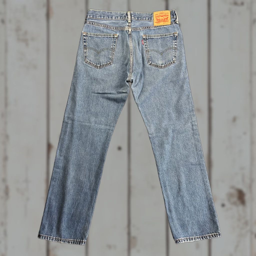 Levi's VINTAGE Levi’s 505 Jeans Straight Regular Fit 34 x 32 Light Blue Denim Distressed Work 80s 90s USA Mens Size US 34 / EU 50 - 1 Thumbnail