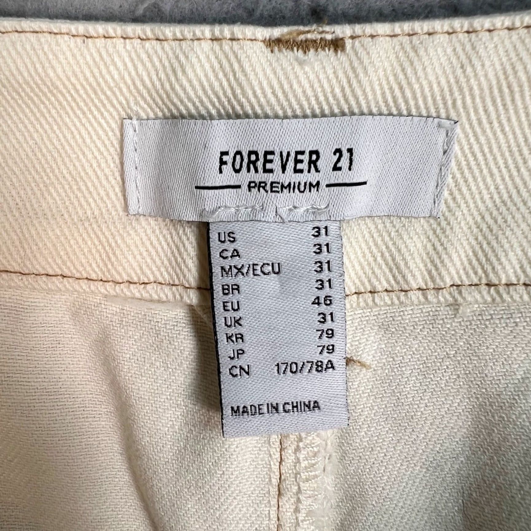 Forever 21 FOREVER 21 Premium 90s Fit High-Waist Cream Denim Jeans Mens 31 Size US 31 - 3 Thumbnail