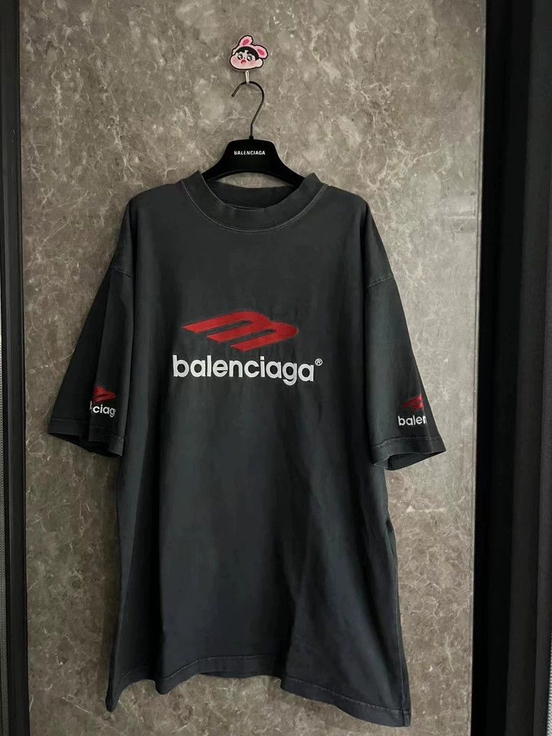 Balenciaga Balenciaga 3B Short Sleeve, Size S Size US S / EU 44-46 / 1 - 1 Thumbnail