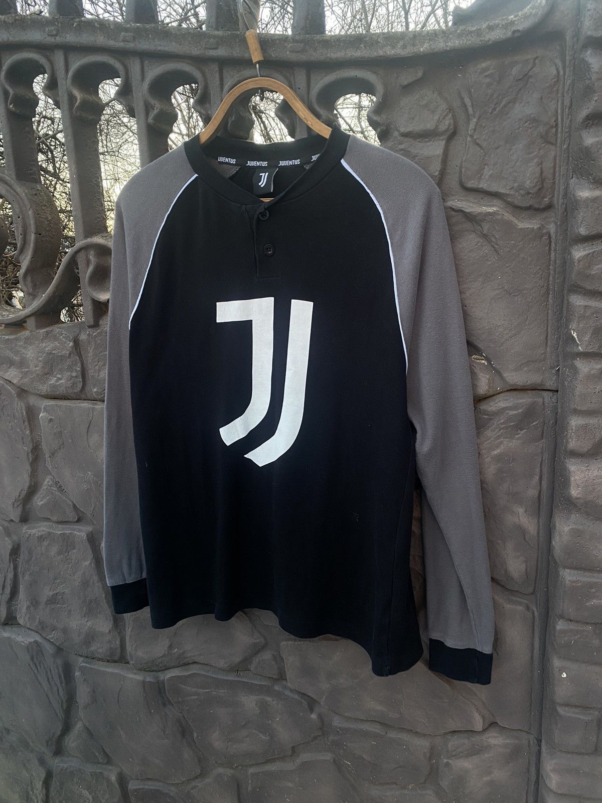 Vintage JUVENTUS Men's Pyjamas Long Sleeve Size US S / EU 44-46 / 1 - 3 Thumbnail