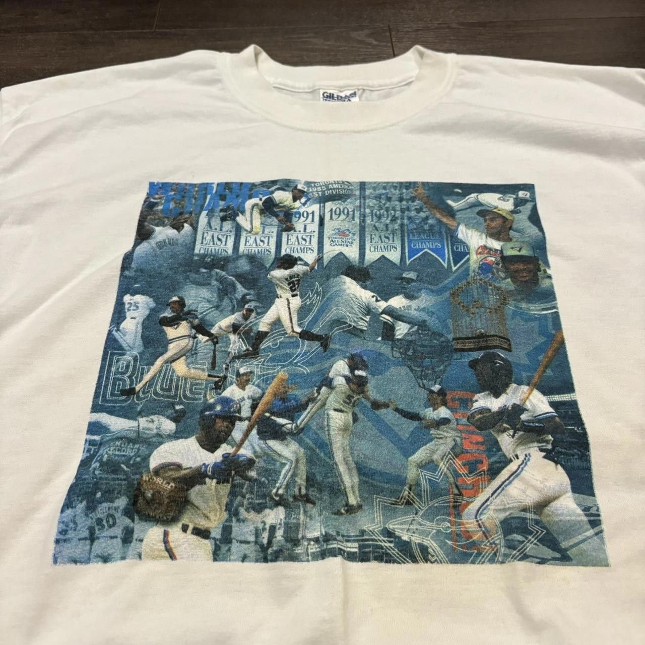 Designer Vintage Toronto Blue Jays Tony Fernandez Day T Shirt 2001 XL Size US XL / EU 56 / 4 - 2 Thumbnail