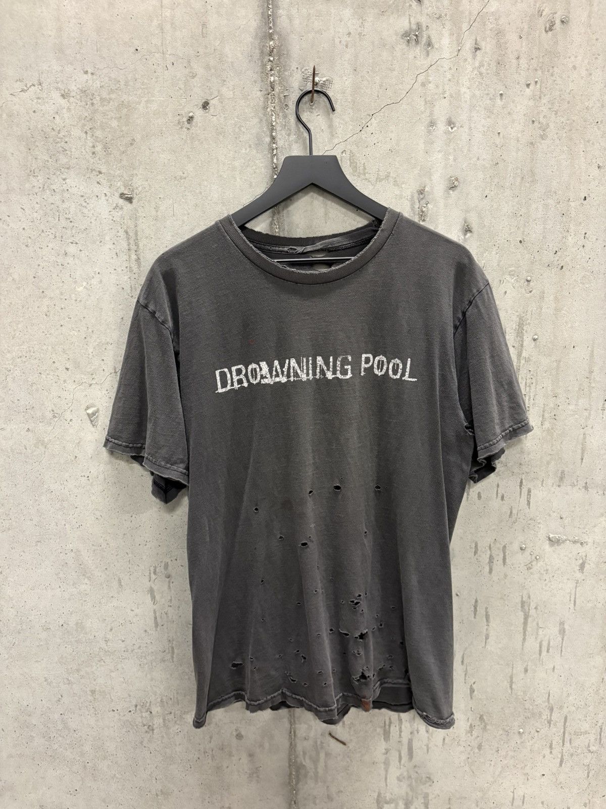 Band Tees Vintage Drowning Pool Shirt Thrashed Faded Grunge Band Size US L / EU 52-54 / 3 - 1 Thumbnail