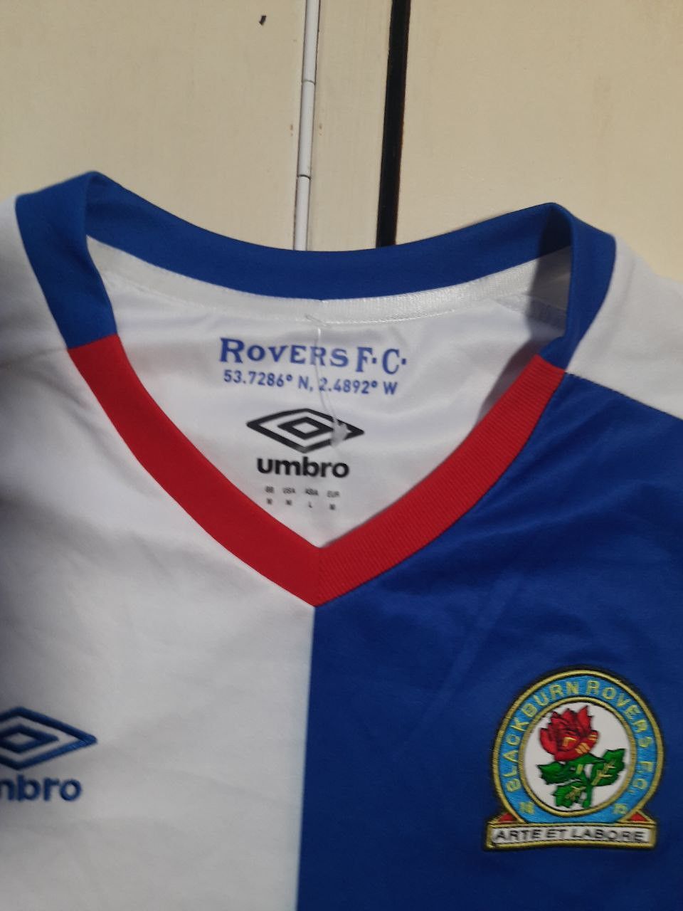 Umbro Umbro Blackburn Rovers Jersey 2016-2017 Size US M / EU 48-50 / 2 - 8 Thumbnail