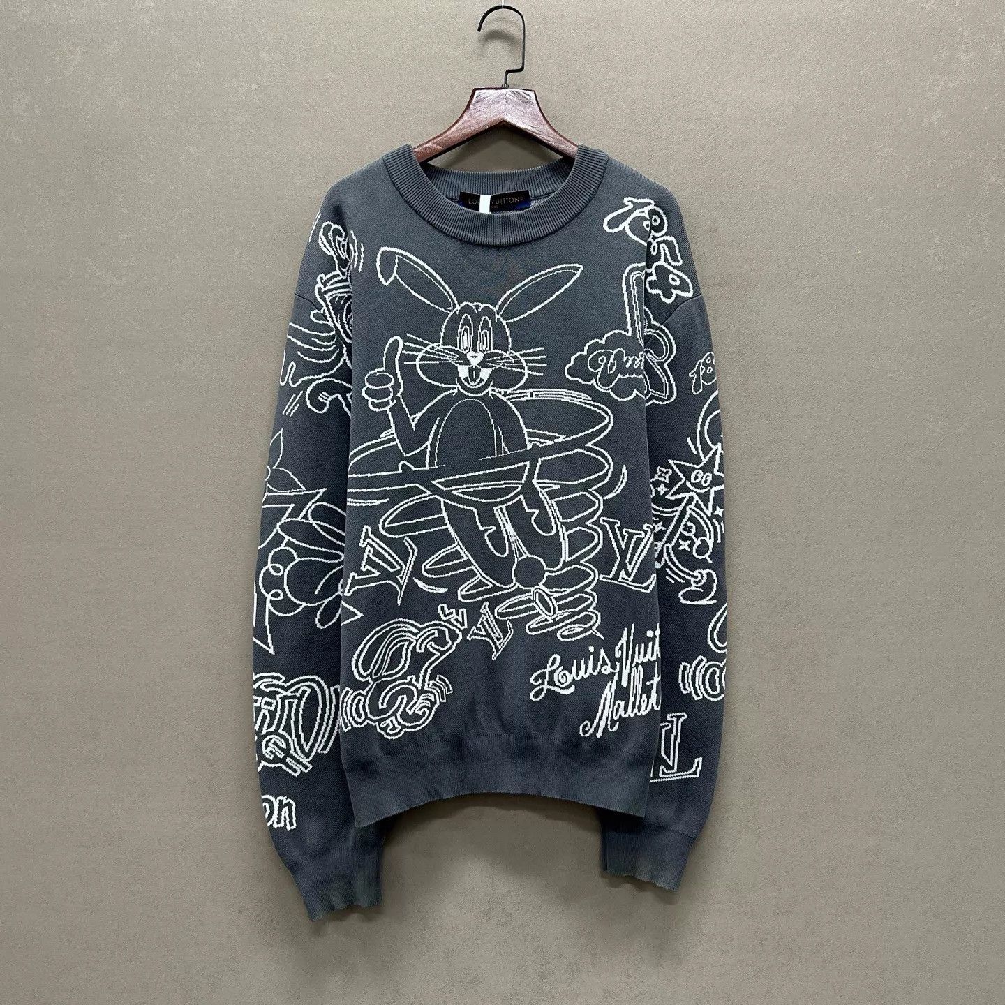 Louis Vuitton LV Bugs Bunny Embroidery knit sweatshirt M Size US M / EU 48-50 / 2 - 1 Thumbnail