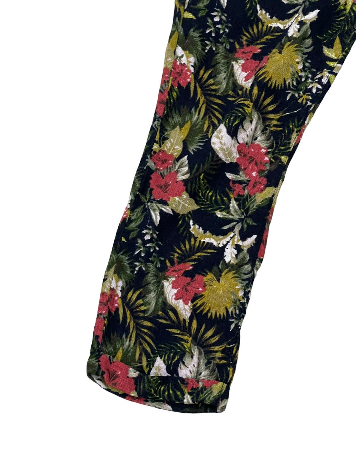 Japanese Brand Florals Hemp Rage Blue Cropped Pant Regular 7🟦0 Size US 31 - 2 Thumbnail