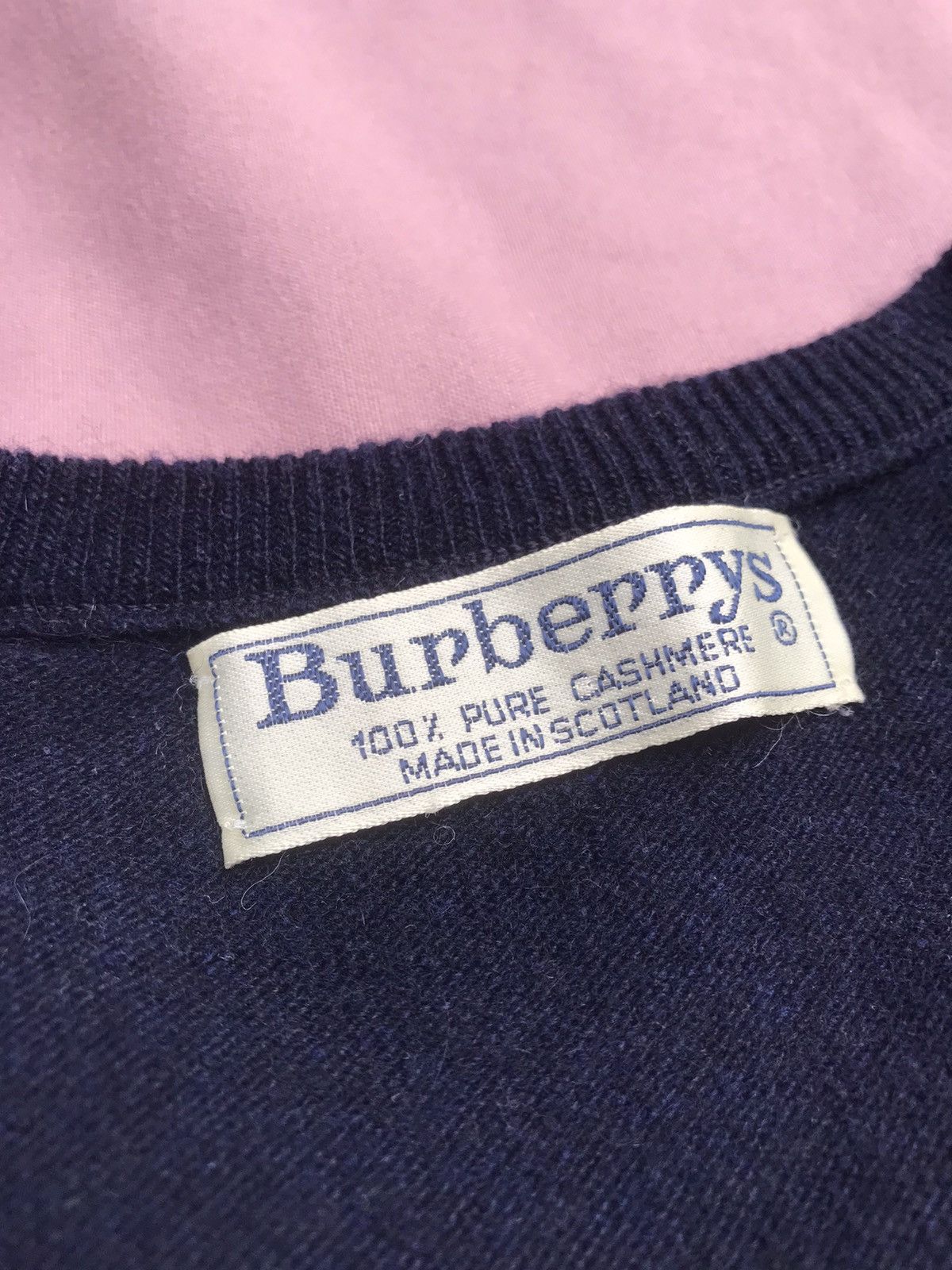CASHMERE BURBURRYS MADE IN SCOTLAND V-NECK NAVY JUMPER