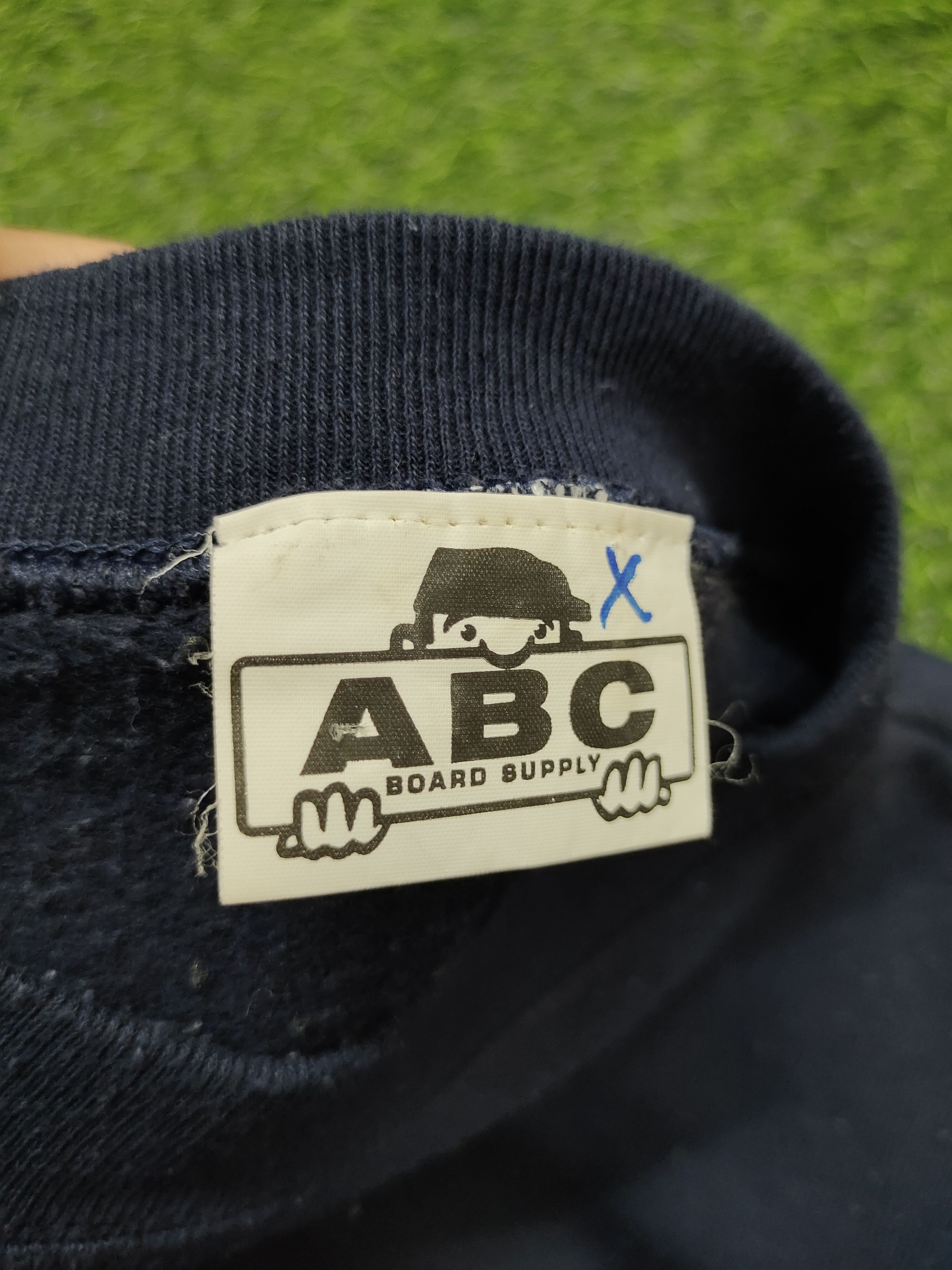 Santa Cruz Skateboards Vintage 1990s Acme Skateboards Logo Sweatshirt Size US XL / EU 56 / 4 - 16 Thumbnail