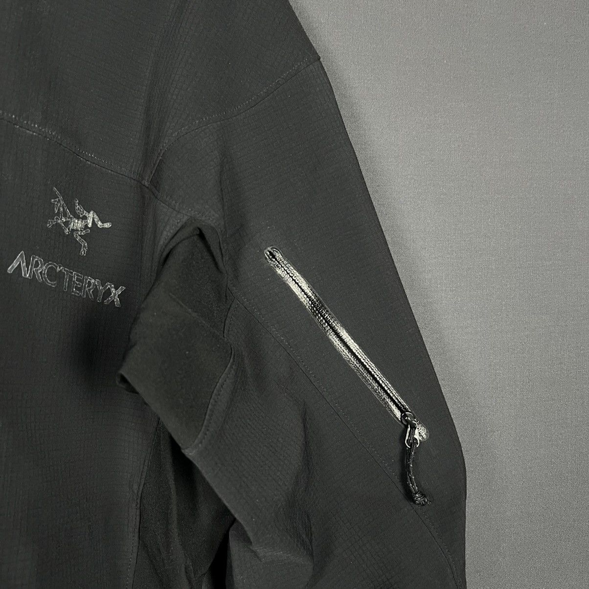 Arc'teryx Arc'Teryx light jacket black nylon rare vintage men’s size L Size US L / EU 52-54 / 3 - 6 Thumbnail