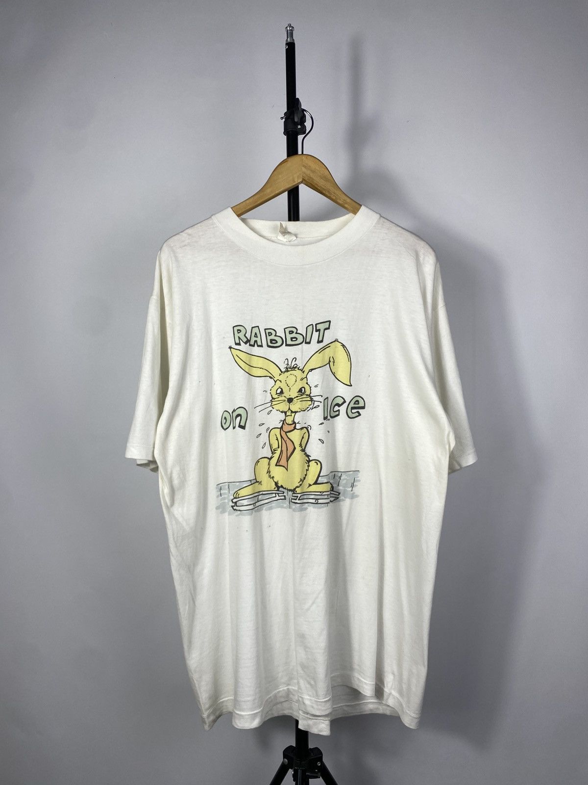 TEE JAYS Vintage 90s Animals Rabbit on Ice Y2K Tee Shirt Size US XXL / EU 58 / 5 - 1 Thumbnail
