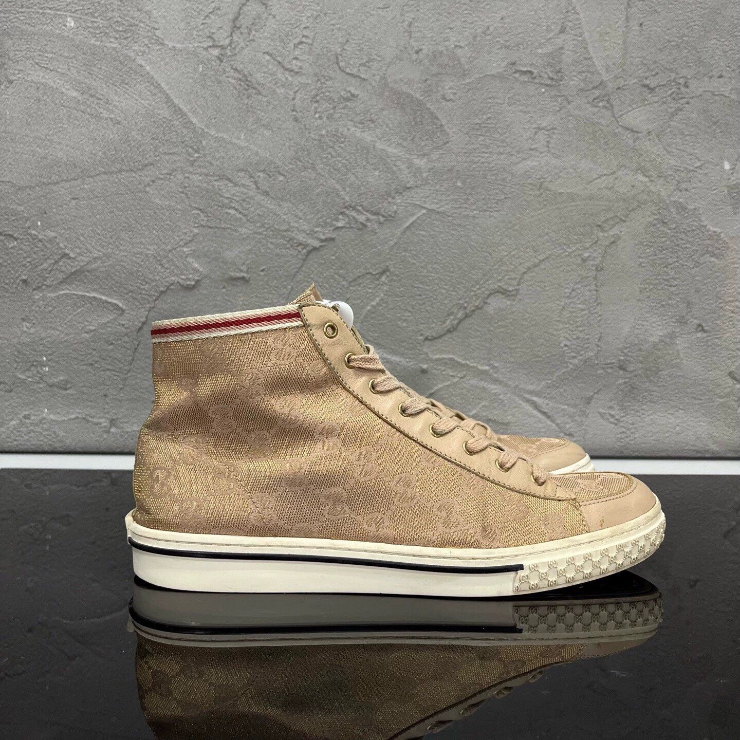 Gucci GUCCI Monogram High-Top Sneakers - Size 38 - 98% New Size US 7 / IT 37 - 4 Thumbnail
