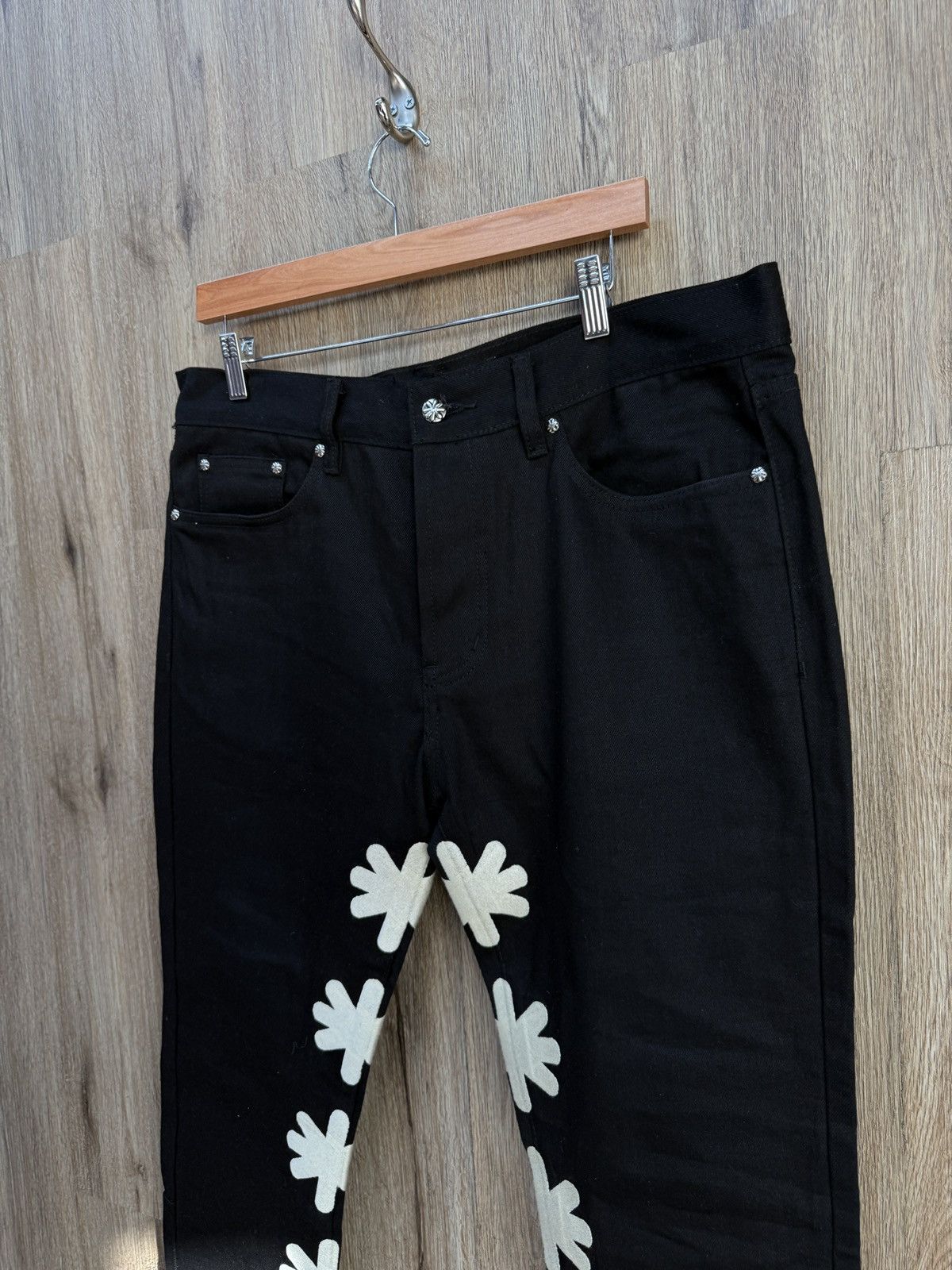 LOSTSHDWS LOST SHDWS White Flower Jeans Size US 36 / EU 52 - 4 Thumbnail