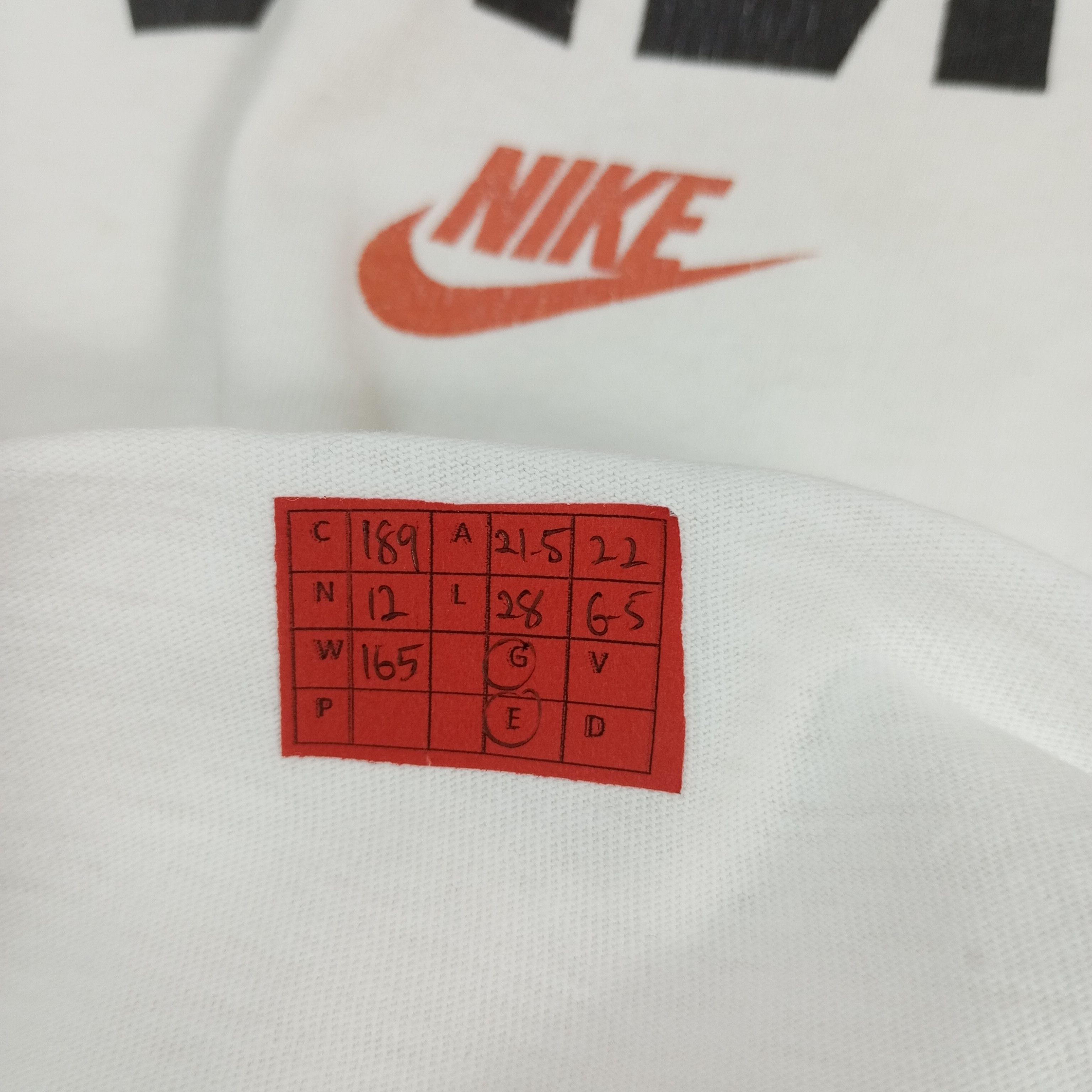 Nike × Vintage Nike Air Jordan Streetwear Style Tshirt Size US L / EU 52-54 / 3 - 11 Thumbnail