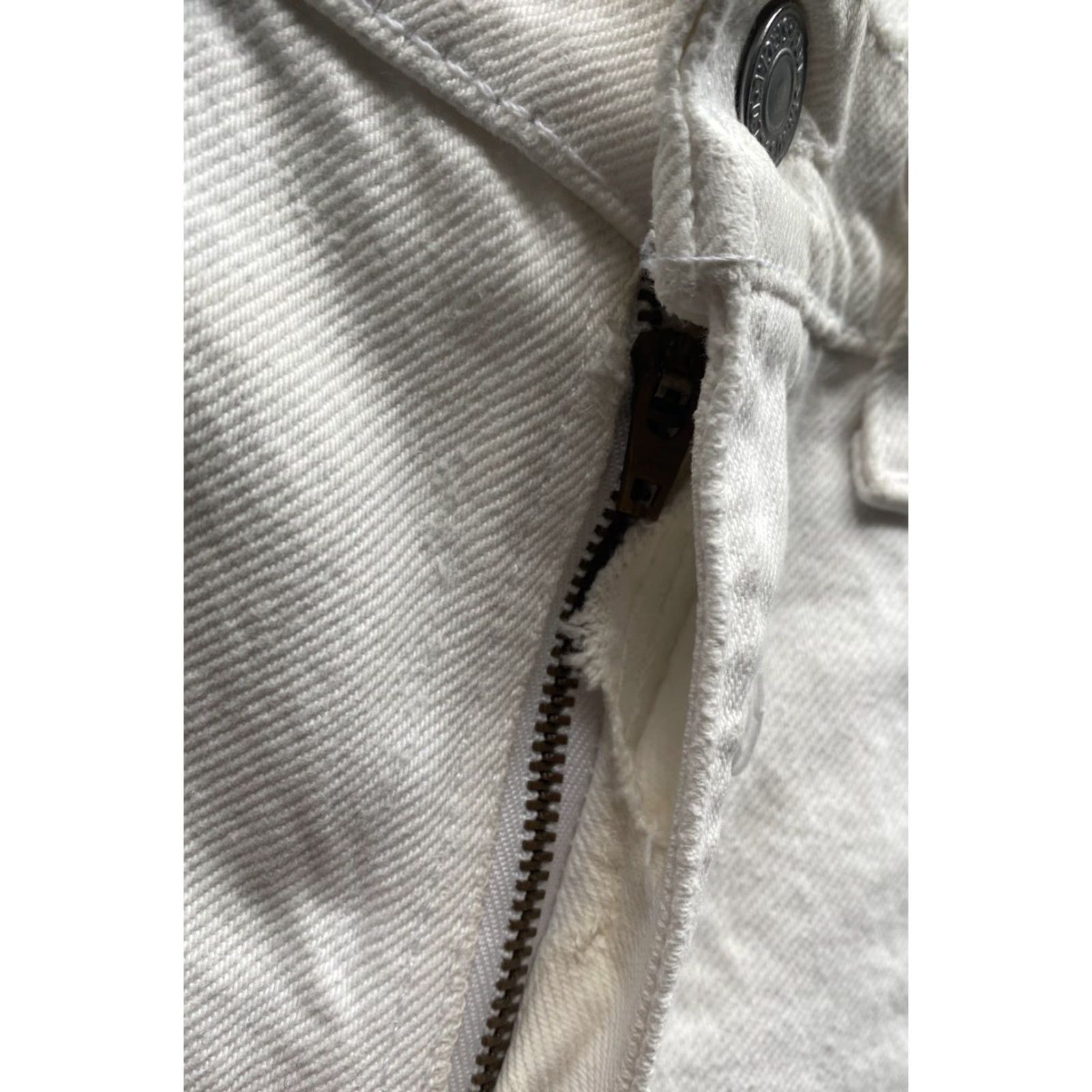 Levi's VINTAGE Levi’s 550 Orange Tab Denim Shorts White 30 Flaws Wear Cut Off Jeans Mens Short 30 White Denim Shorts Size US 30 / EU 46 - 7 Thumbnail