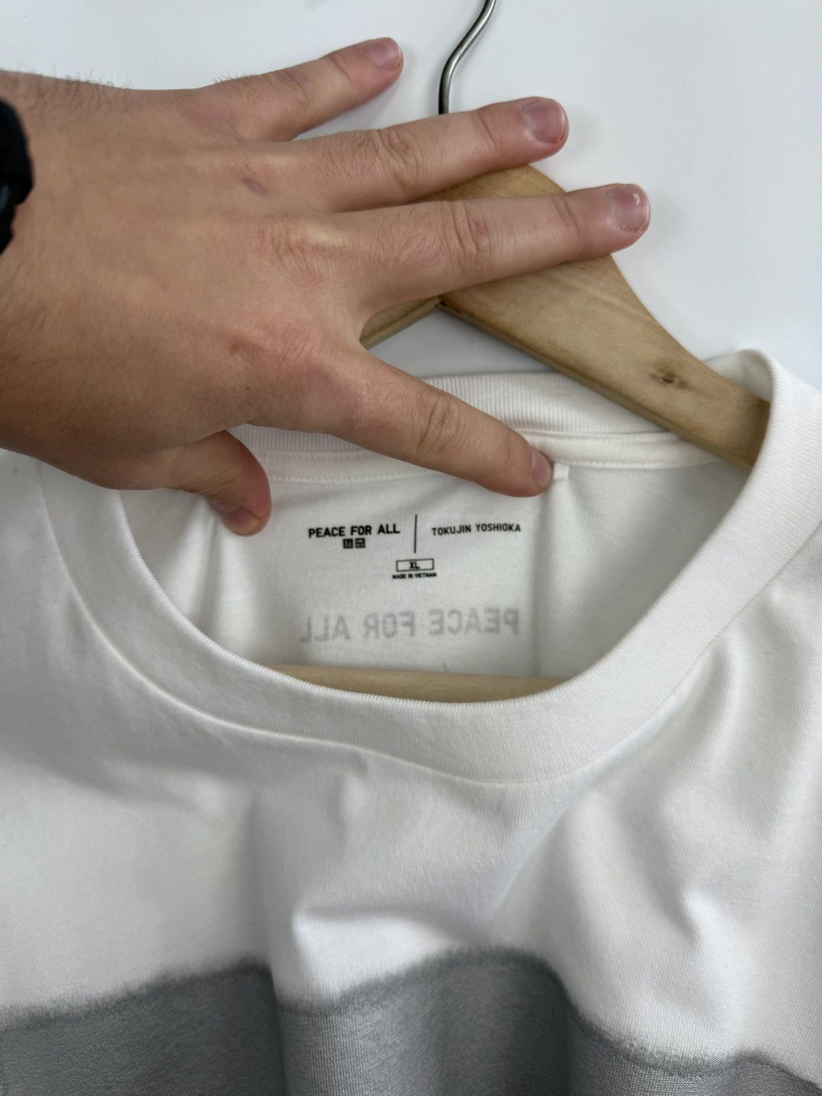 Uniqlo 🇯🇵 Uniqlo Tokujin Yoshioka Peace for All Art Archive T-Shirt Size US XL / EU 56 / 4 - 7 Thumbnail