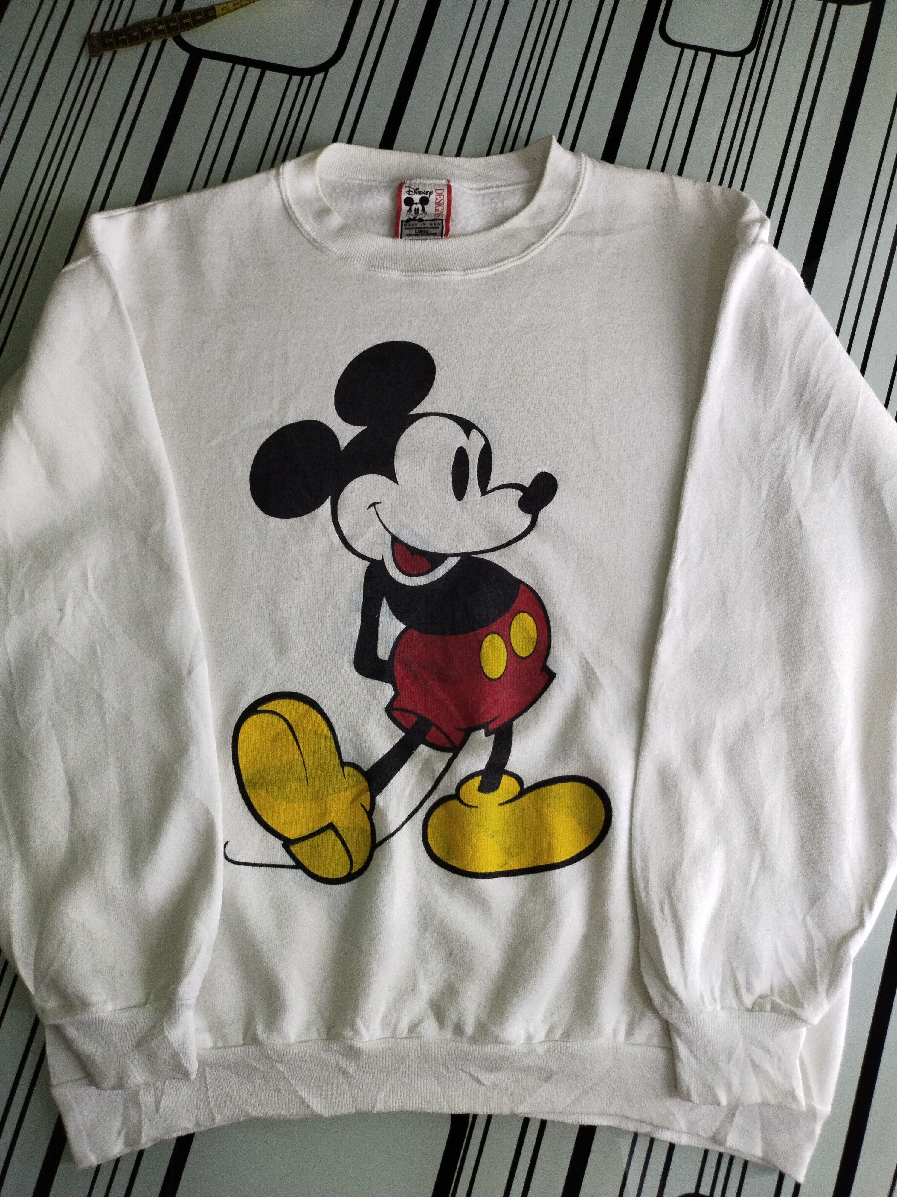 image of Cartoon Network x Mickey Mouse VTG Mickey Mouse Yellow Shoe Sweatshirt in White, Men's (Size Large)