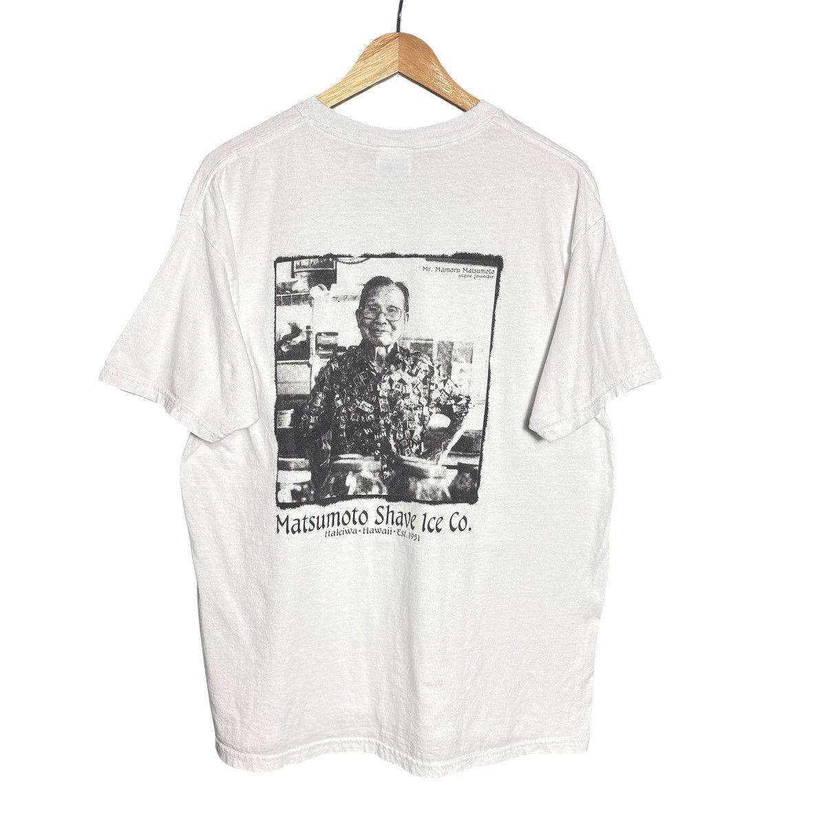 Vintage Vintage 90s Mamoru Matsumoto Shave Ice Hawaii Photo T-Shirt Size US L / EU 52-54 / 3 - 1 Thumbnail