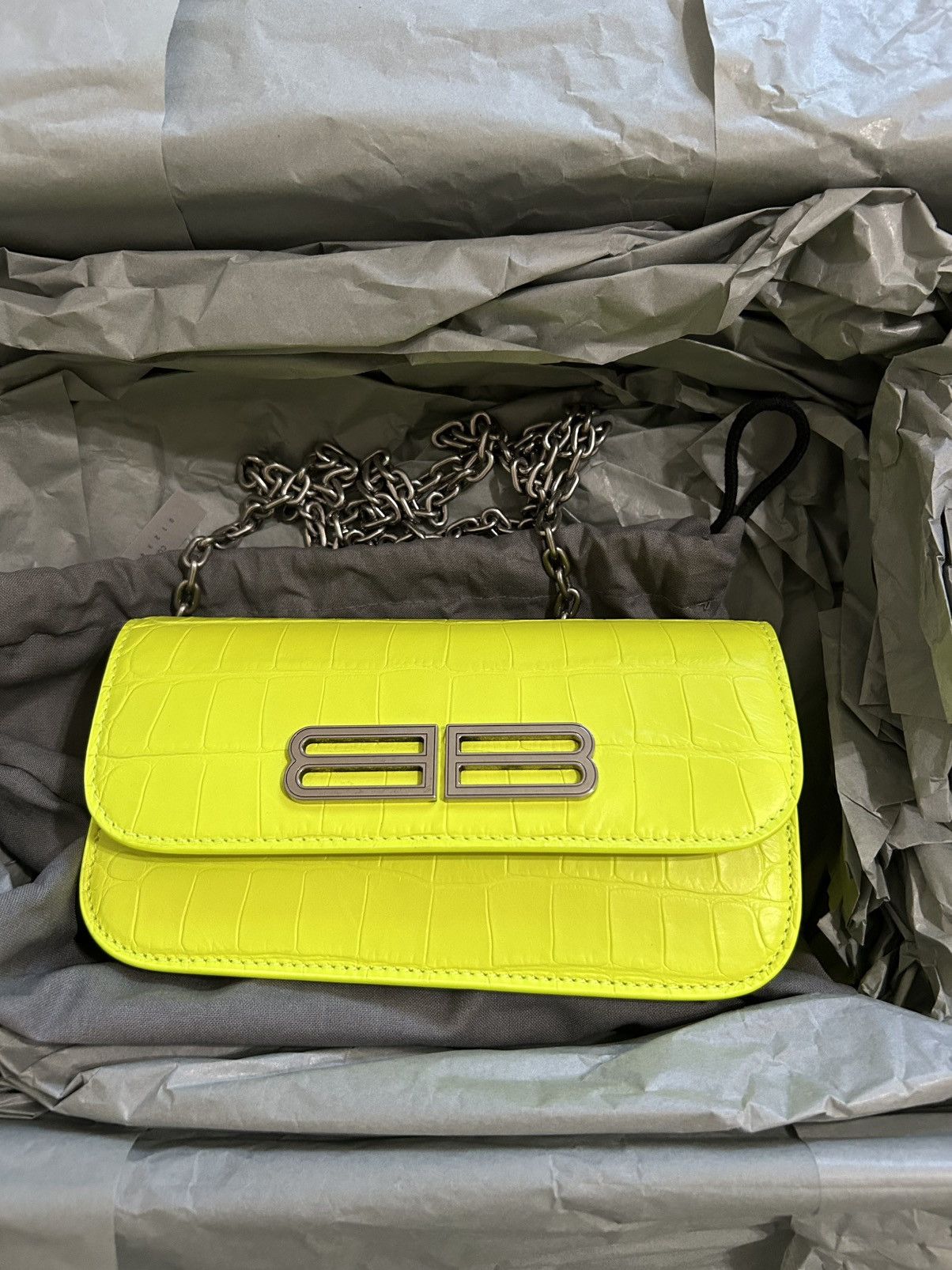 Balenciaga Balenciaga Gossip Wallet Bag Lime Green 100% Authentic Size ONE SIZE - 2 Thumbnail