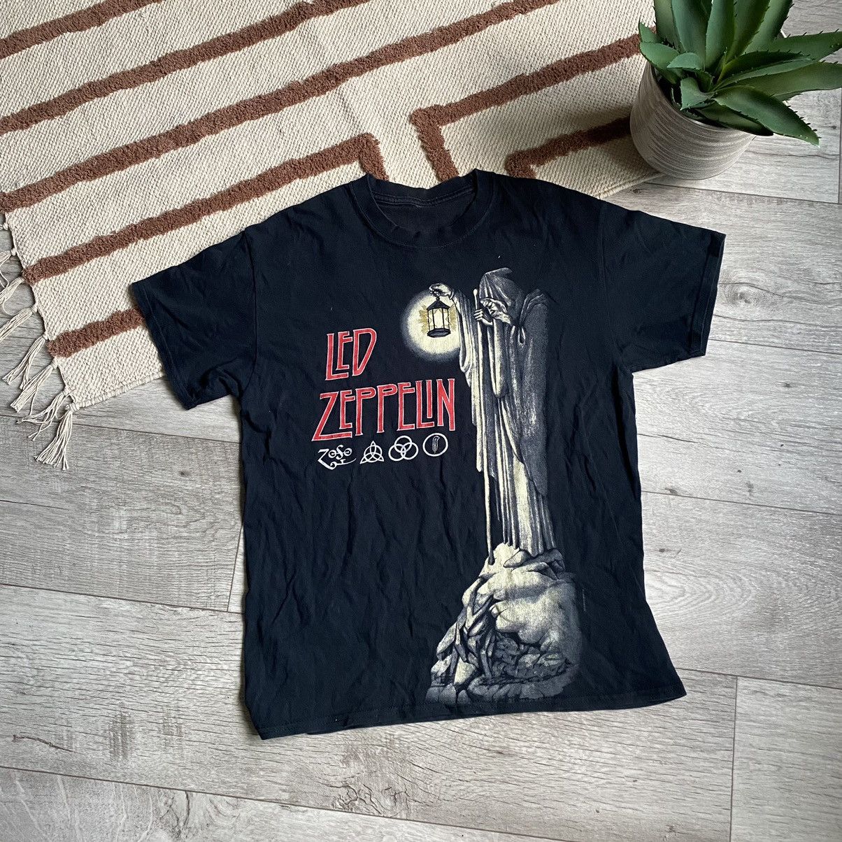 Band Tees VINTAGE LED ZEPPELIN BAND STATUE T SHIRT Size US M / EU 48-50 / 2 - 1 Thumbnail