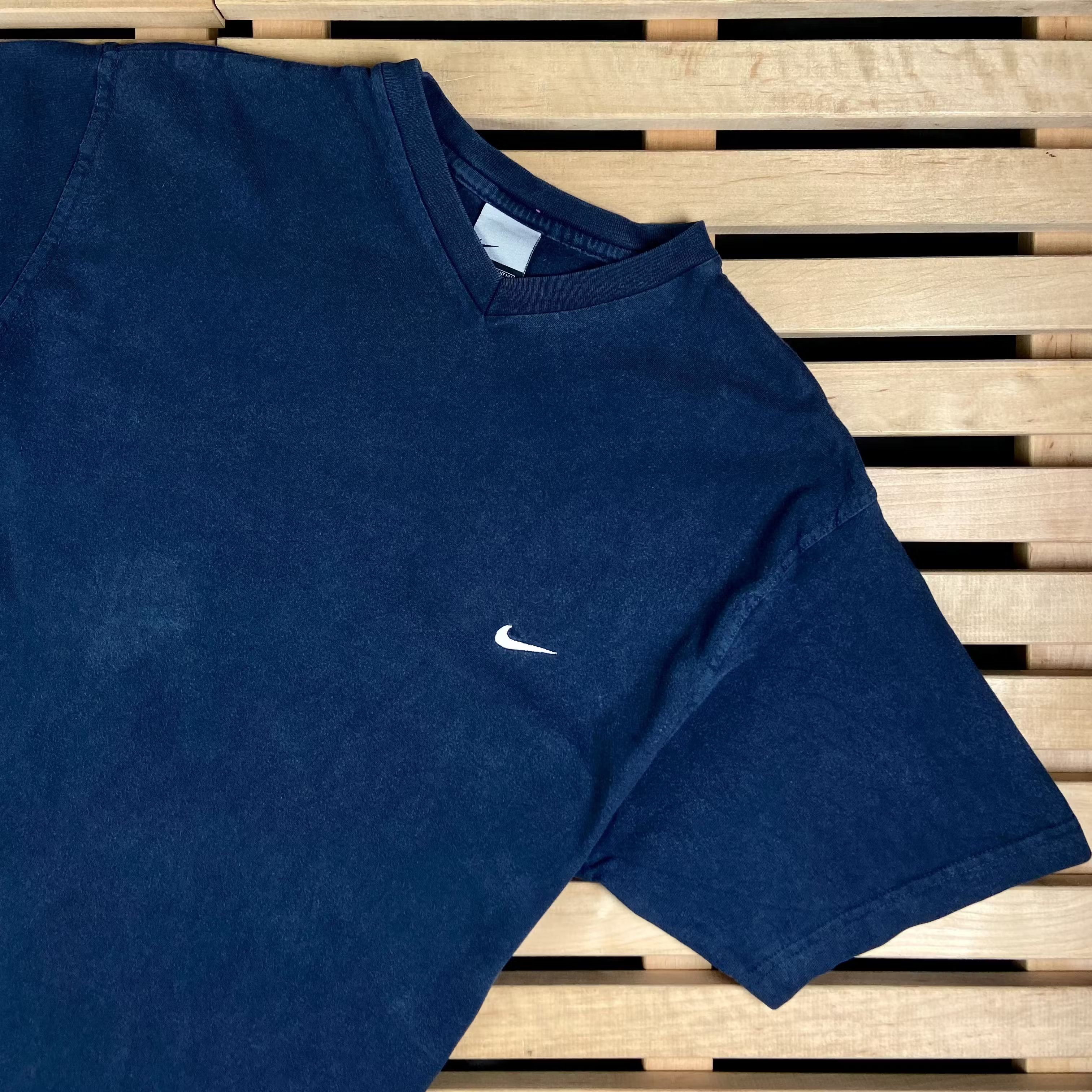 Nike × Vintage Mens Vintage T Shirt Nike Size L V Neck Size US L / EU 52-54 / 3 - 2 Thumbnail