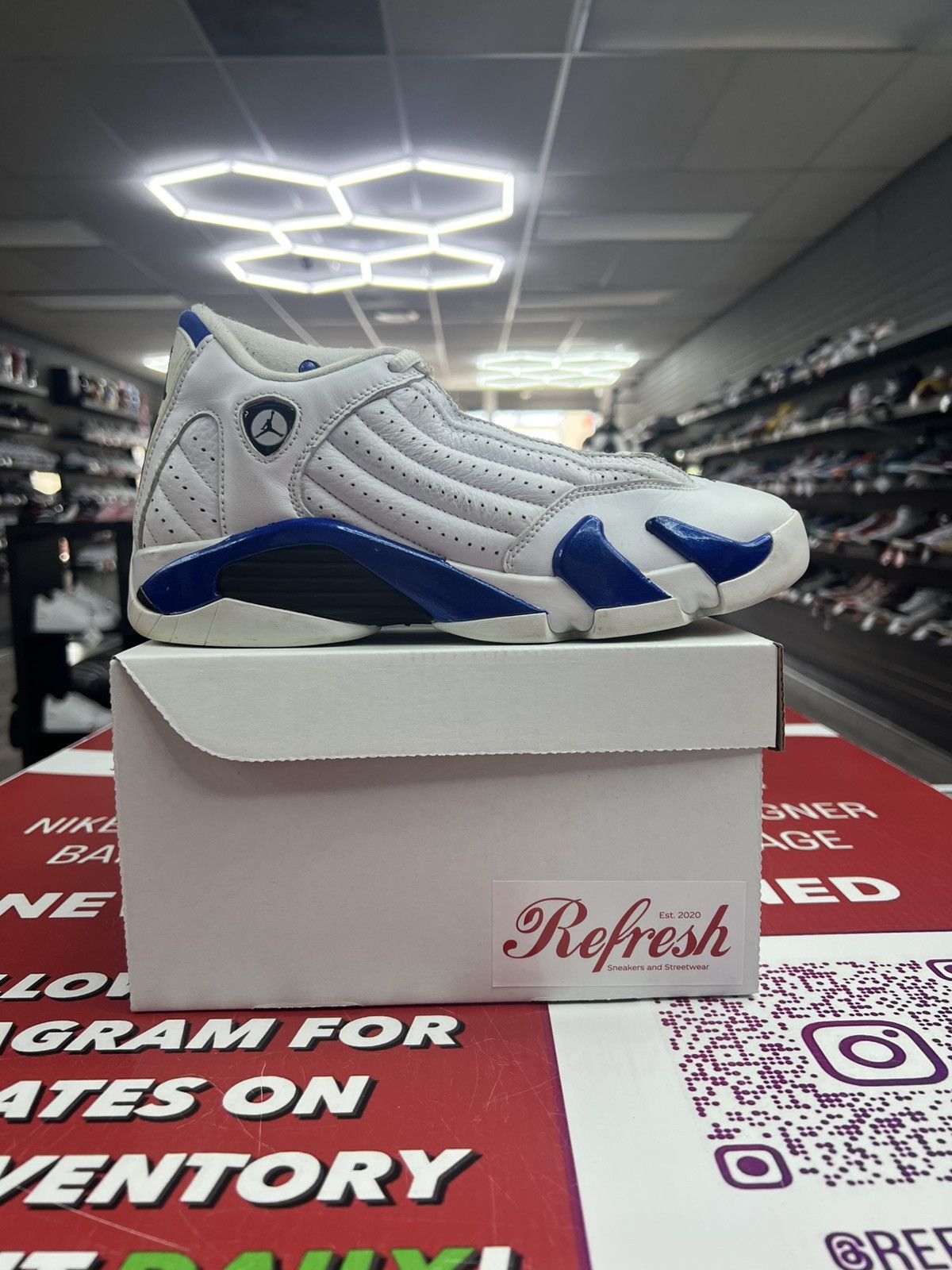 Jordan Brand Air Jordan 14 Hyper Royal Size 6y Size US 6 / EU 39 - 1 Thumbnail